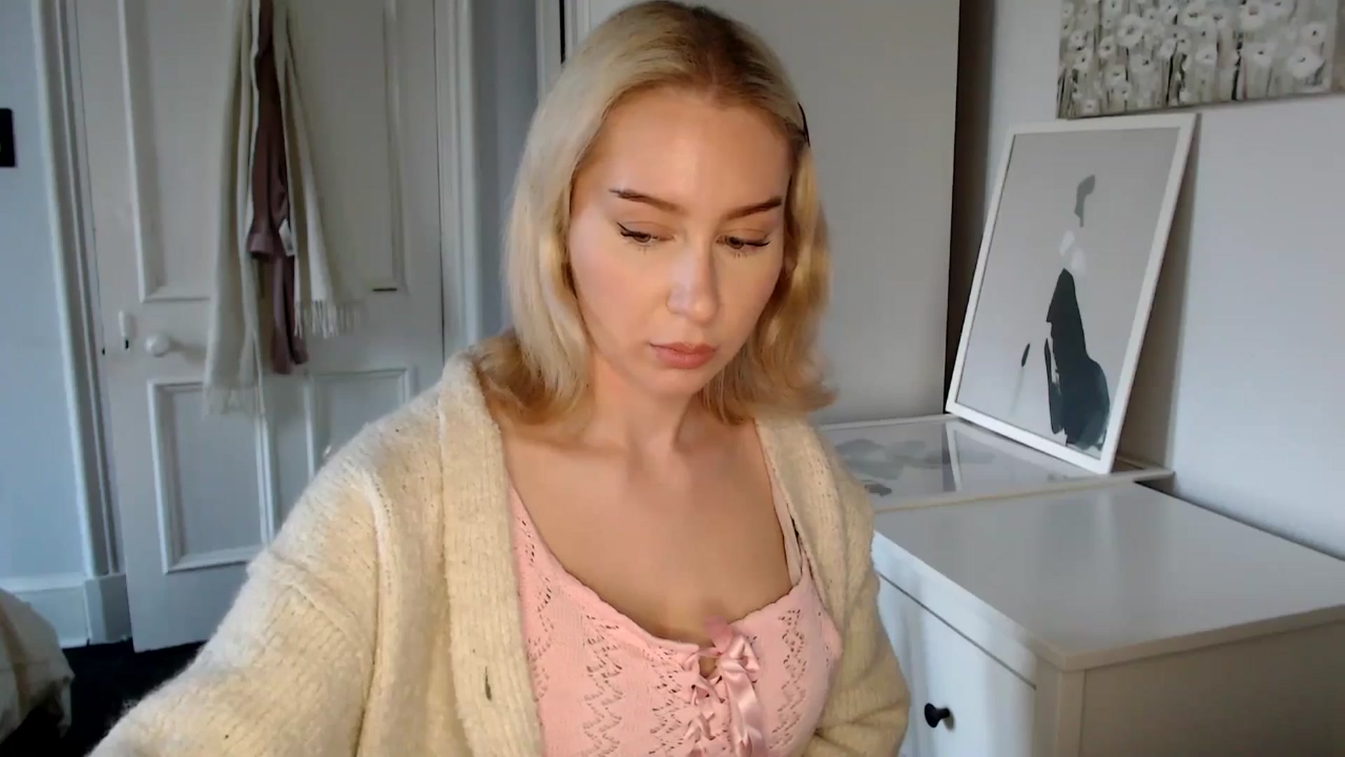 Gallery image thumbnail from British_Cutie's myfreecams stream on, 04/03/2025, 17:42 image 19 of 20