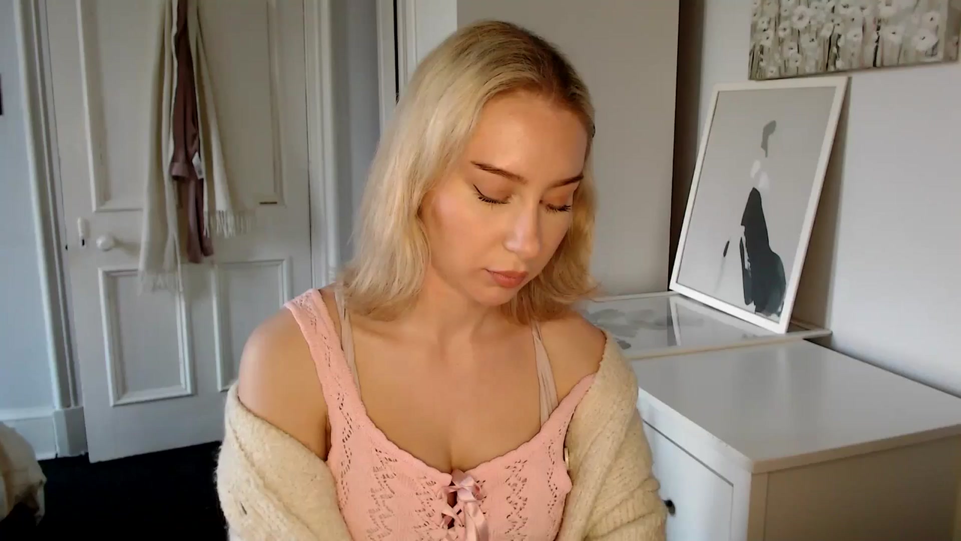 Gallery image thumbnail from British_Cutie's myfreecams stream on, 04/03/2025, 17:42 image 1 of 20