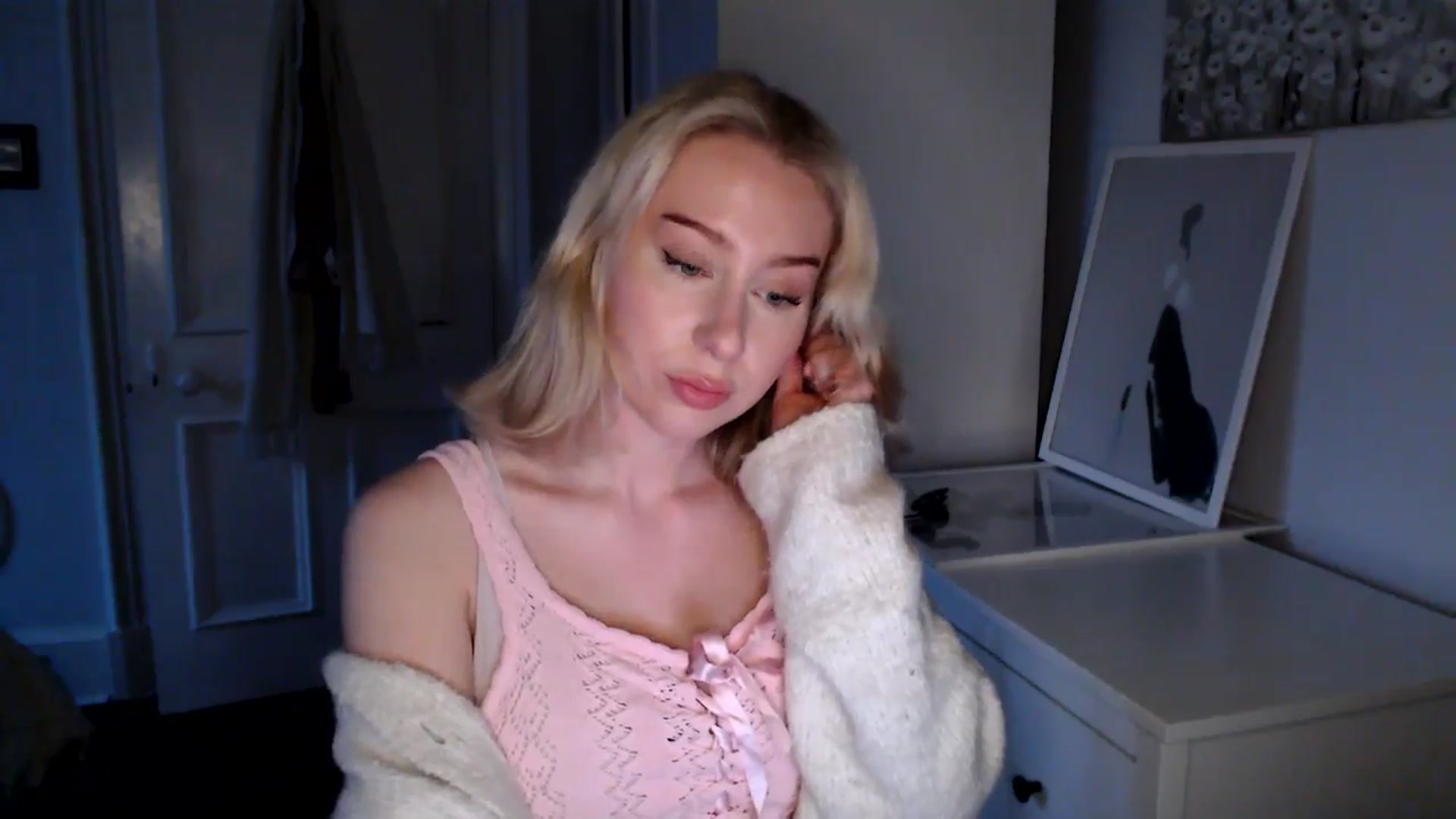Gallery image thumbnail from British_Cutie's myfreecams stream on, 04/03/2025, 19:09 image 14 of 20