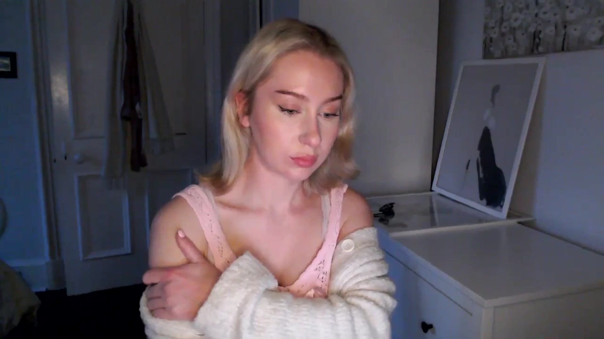 Gallery image thumbnail from British_Cutie's myfreecams stream on, 04/03/2025, 19:09 image 16 of 20