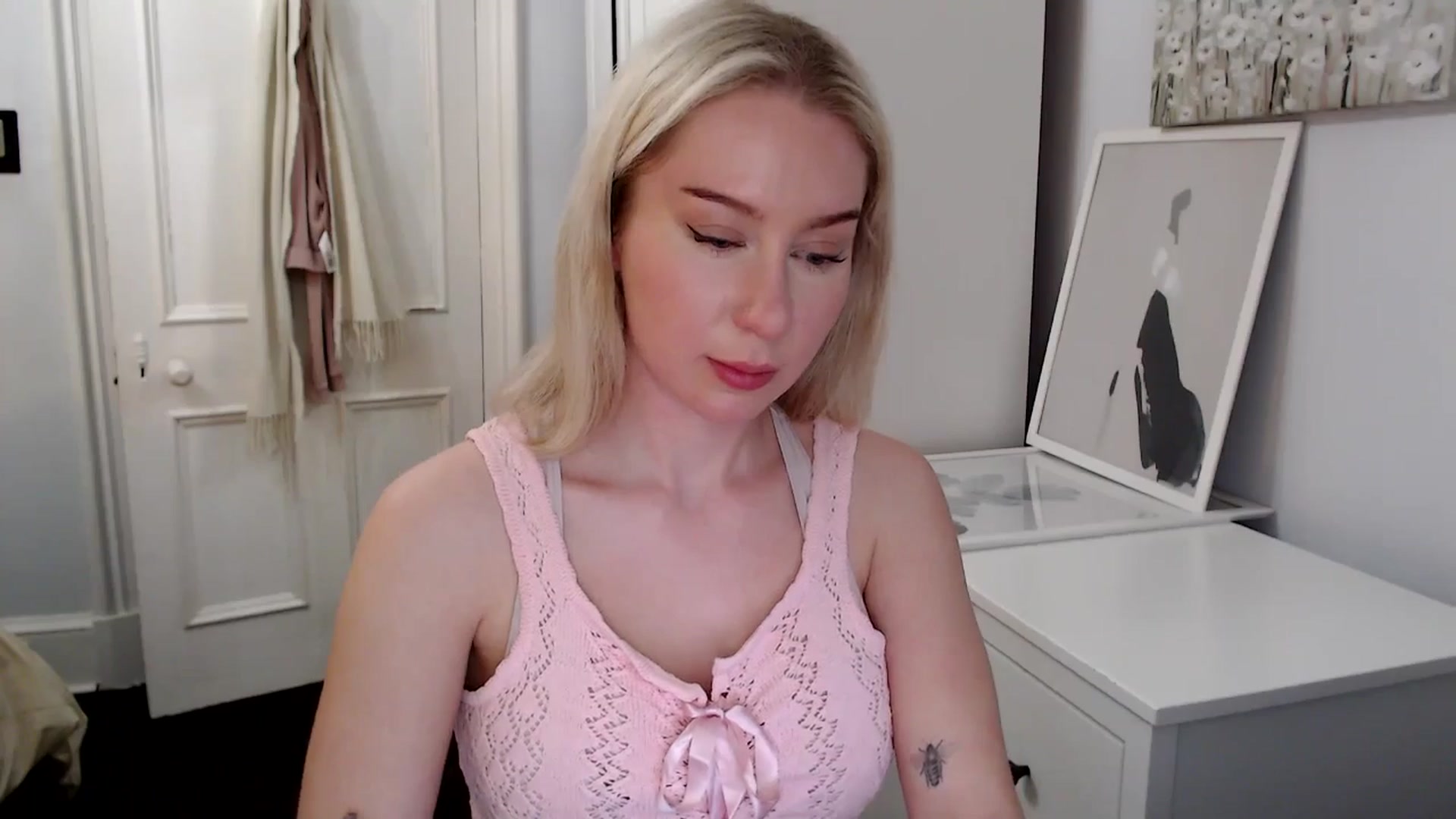 Gallery image thumbnail from British_Cutie's myfreecams stream on, 04/03/2025, 21:35 image 13 of 20