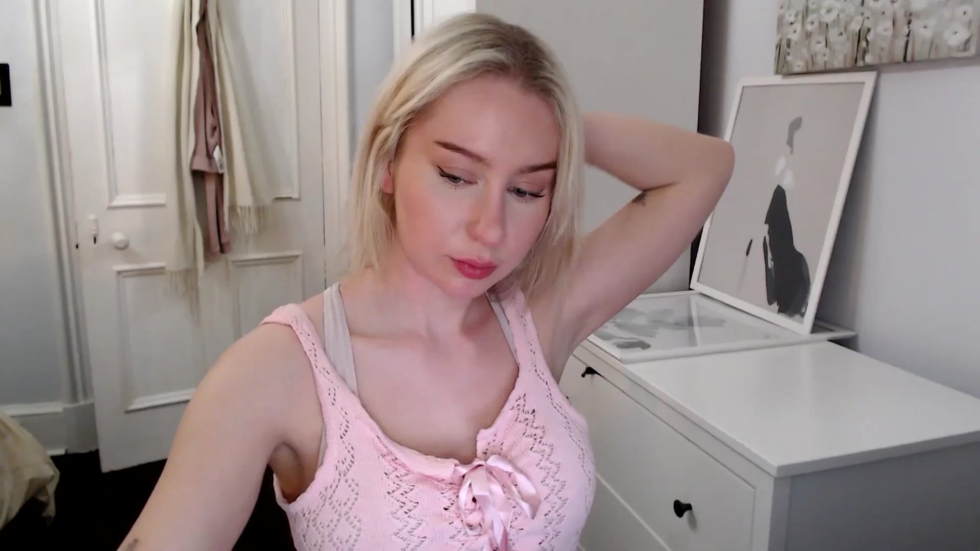 Gallery image thumbnail from British_Cutie's myfreecams stream on, 04/03/2025, 21:35 image 10 of 20