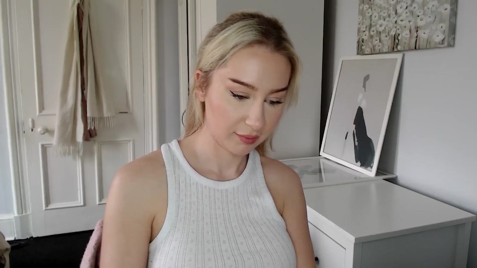 Gallery image thumbnail from British_Cutie's myfreecams stream on, 04/05/2025, 12:23 image 16 of 20