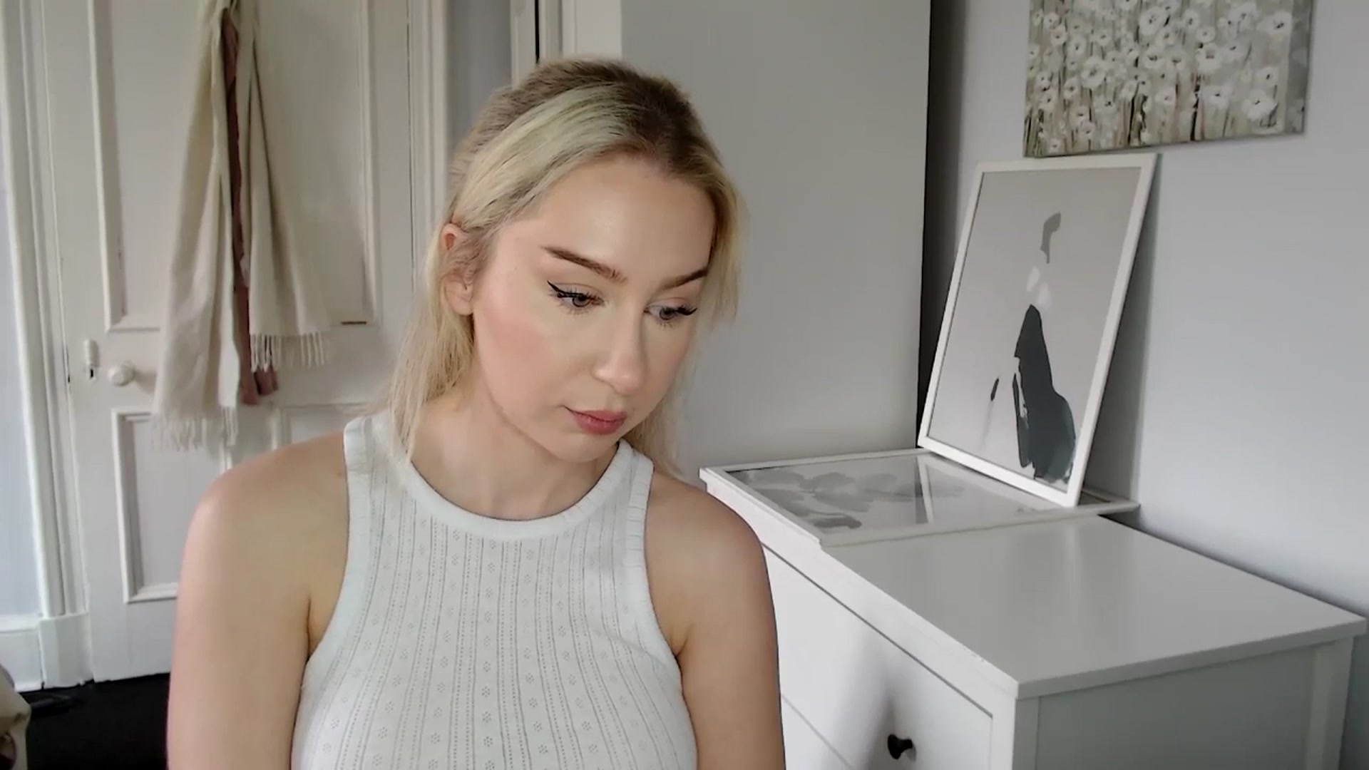 Gallery image thumbnail from British_Cutie's myfreecams stream on, 04/05/2025, 12:23 image 13 of 20