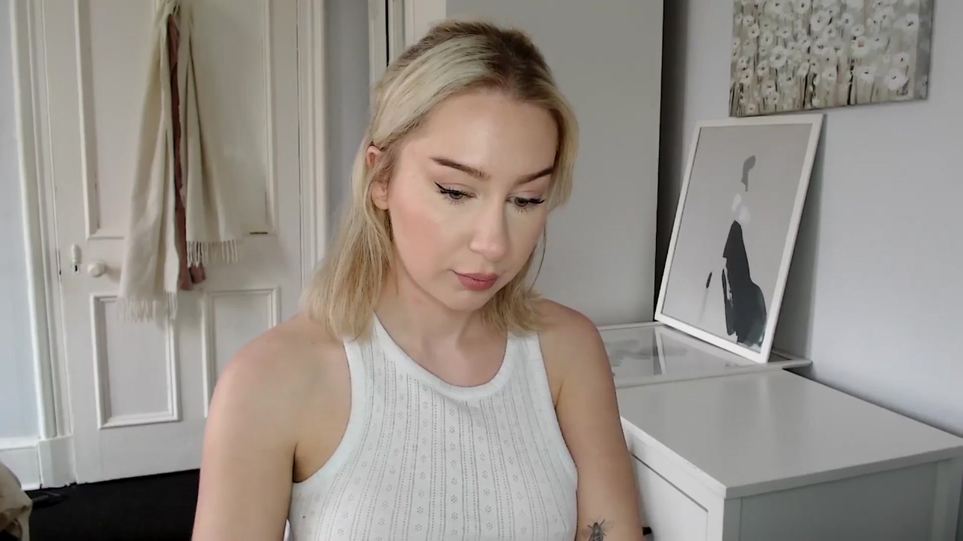 Gallery image thumbnail from British_Cutie's myfreecams stream on, 04/05/2025, 12:23 image 6 of 20