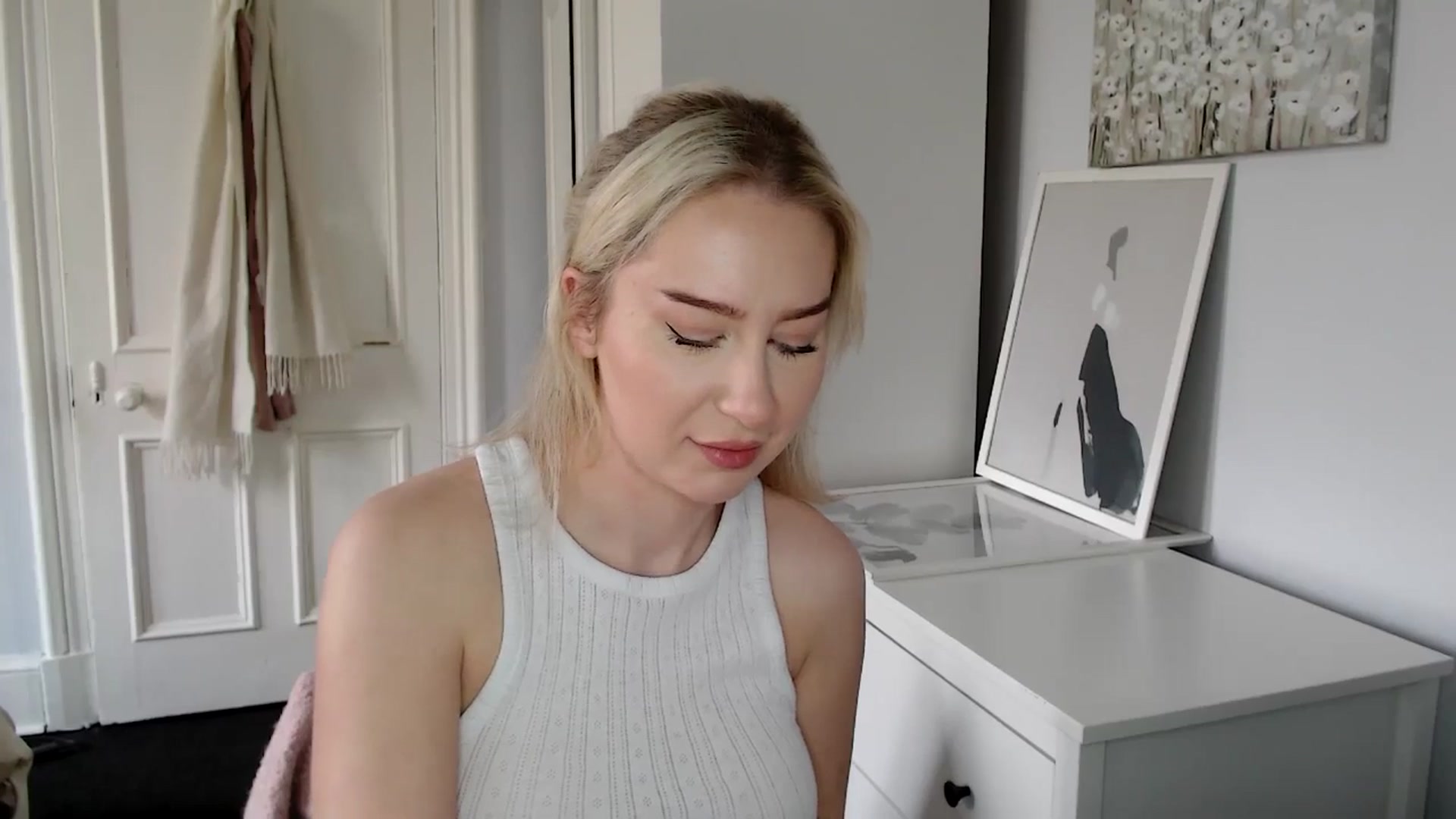 Gallery image thumbnail from British_Cutie's myfreecams stream on, 04/05/2025, 12:23 image 14 of 20