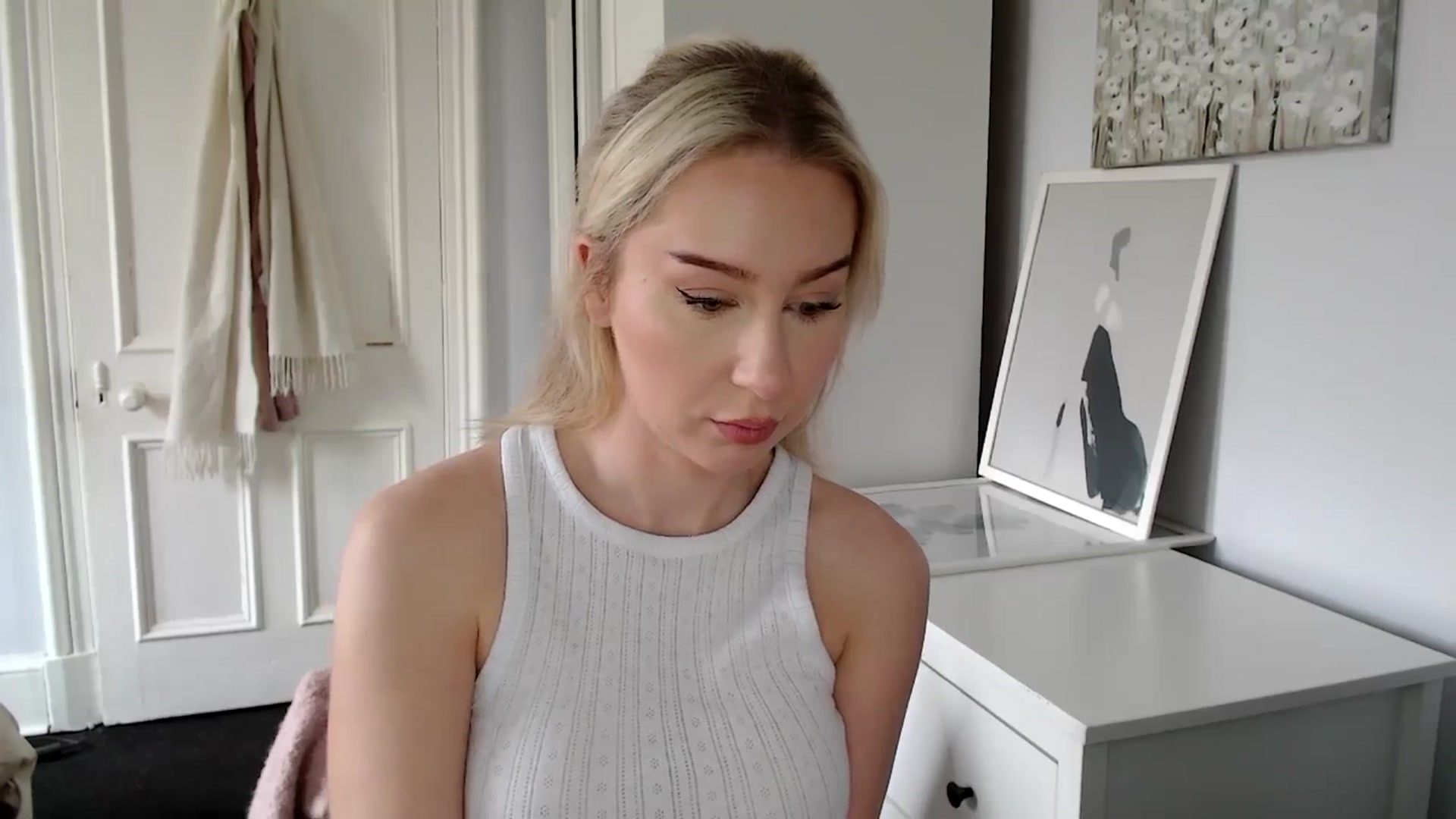 Gallery image thumbnail from British_Cutie's myfreecams stream on, 04/05/2025, 12:23 image 11 of 20