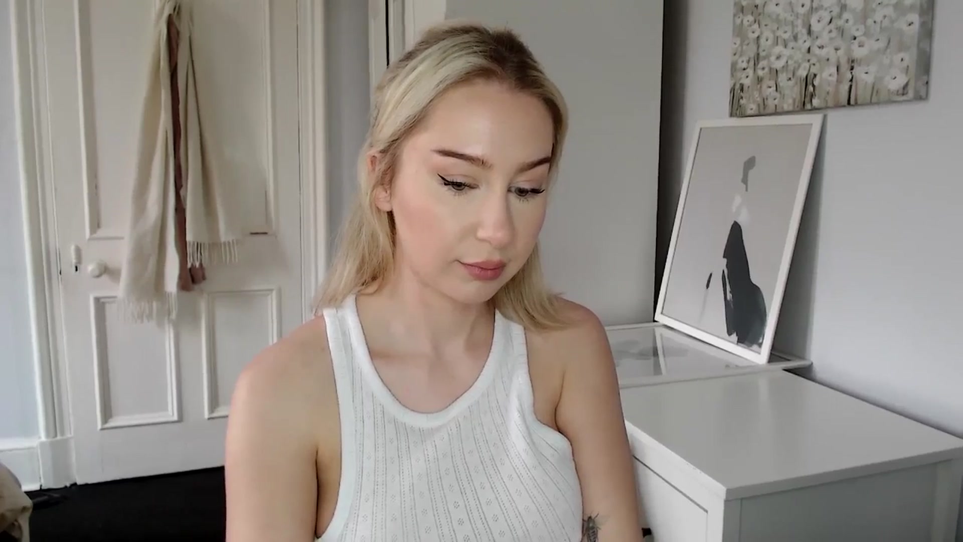 Gallery image thumbnail from British_Cutie's myfreecams stream on, 04/05/2025, 12:23 image 4 of 20
