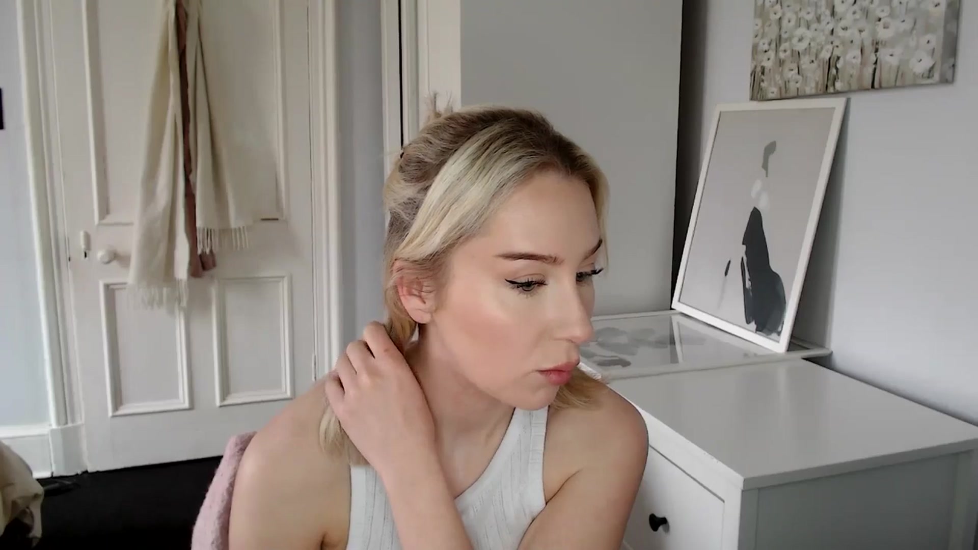 Gallery image thumbnail from British_Cutie's myfreecams stream on, 04/05/2025, 12:39 image 9 of 20