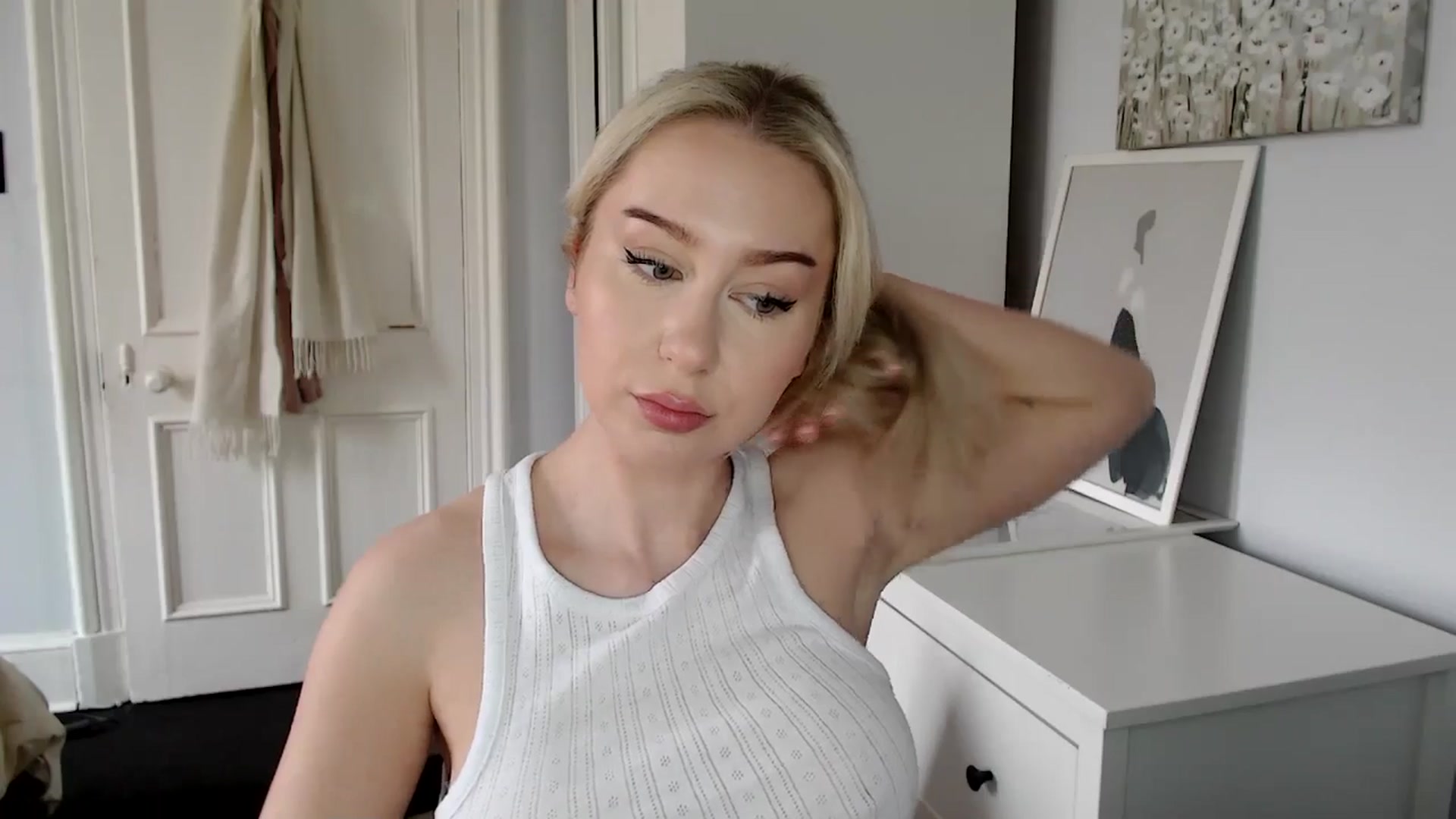 Gallery image thumbnail from British_Cutie's myfreecams stream on, 04/05/2025, 12:39 image 2 of 20