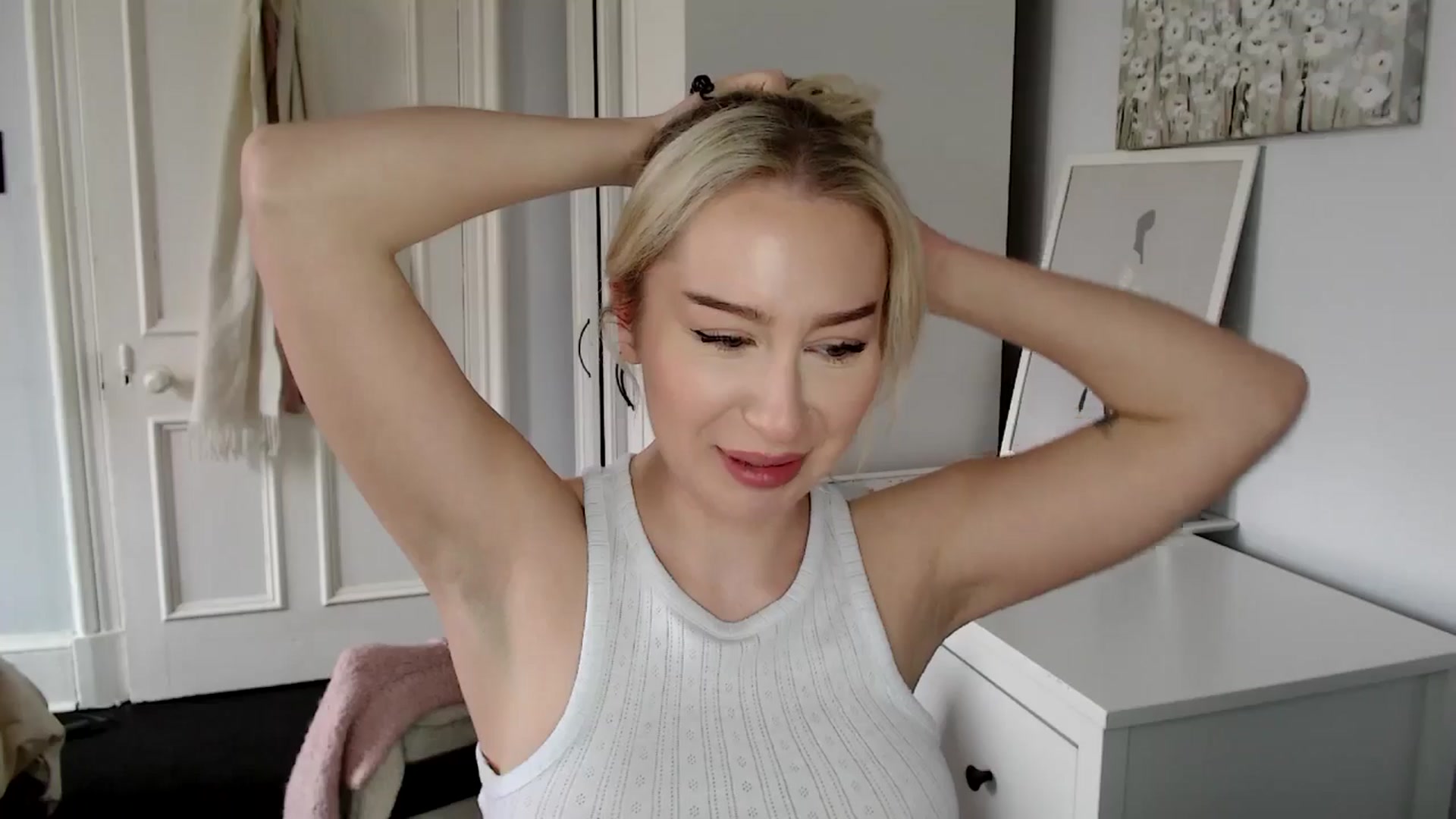 Gallery image thumbnail from British_Cutie's myfreecams stream on, 04/05/2025, 12:39 image 12 of 20