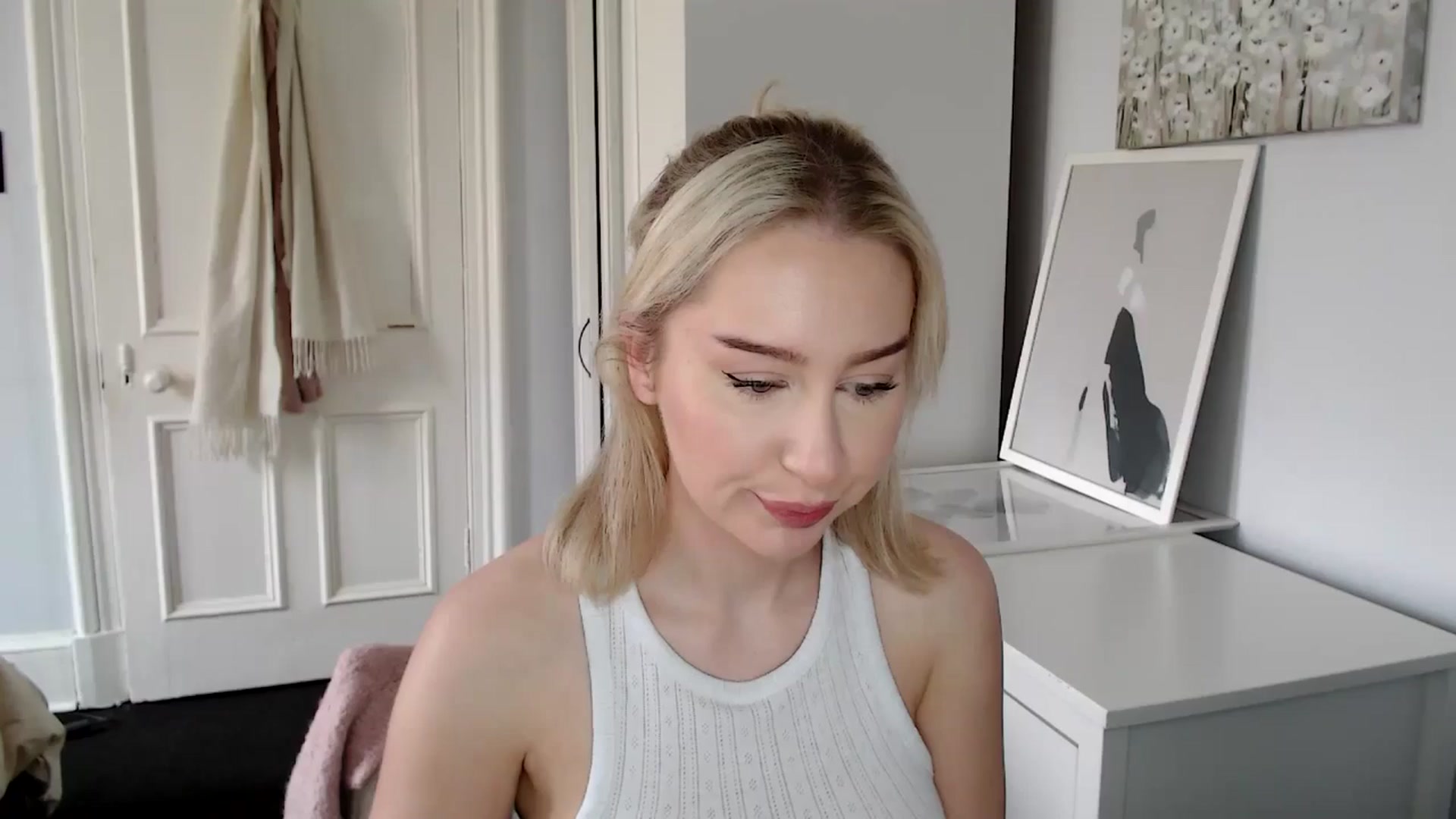 Gallery image thumbnail from British_Cutie's myfreecams stream on, 04/05/2025, 12:39 image 10 of 20