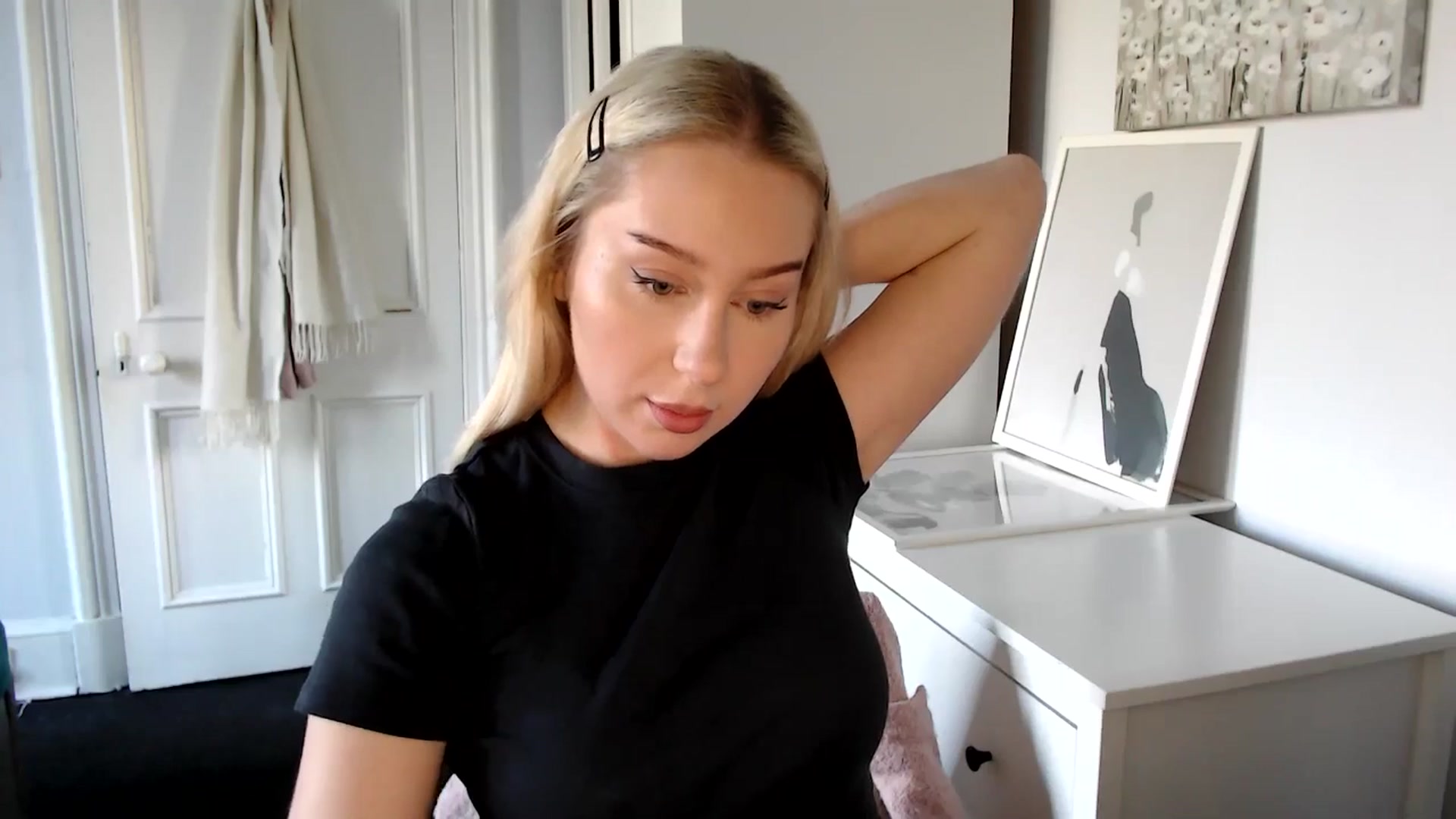 Gallery image thumbnail from British_Cutie's myfreecams stream on, 04/06/2025, 16:47 image 4 of 20