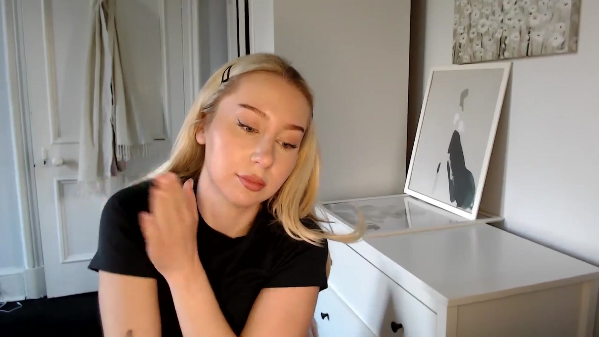 Gallery image thumbnail from British_Cutie's myfreecams stream on, 04/06/2025, 17:58 image 12 of 20