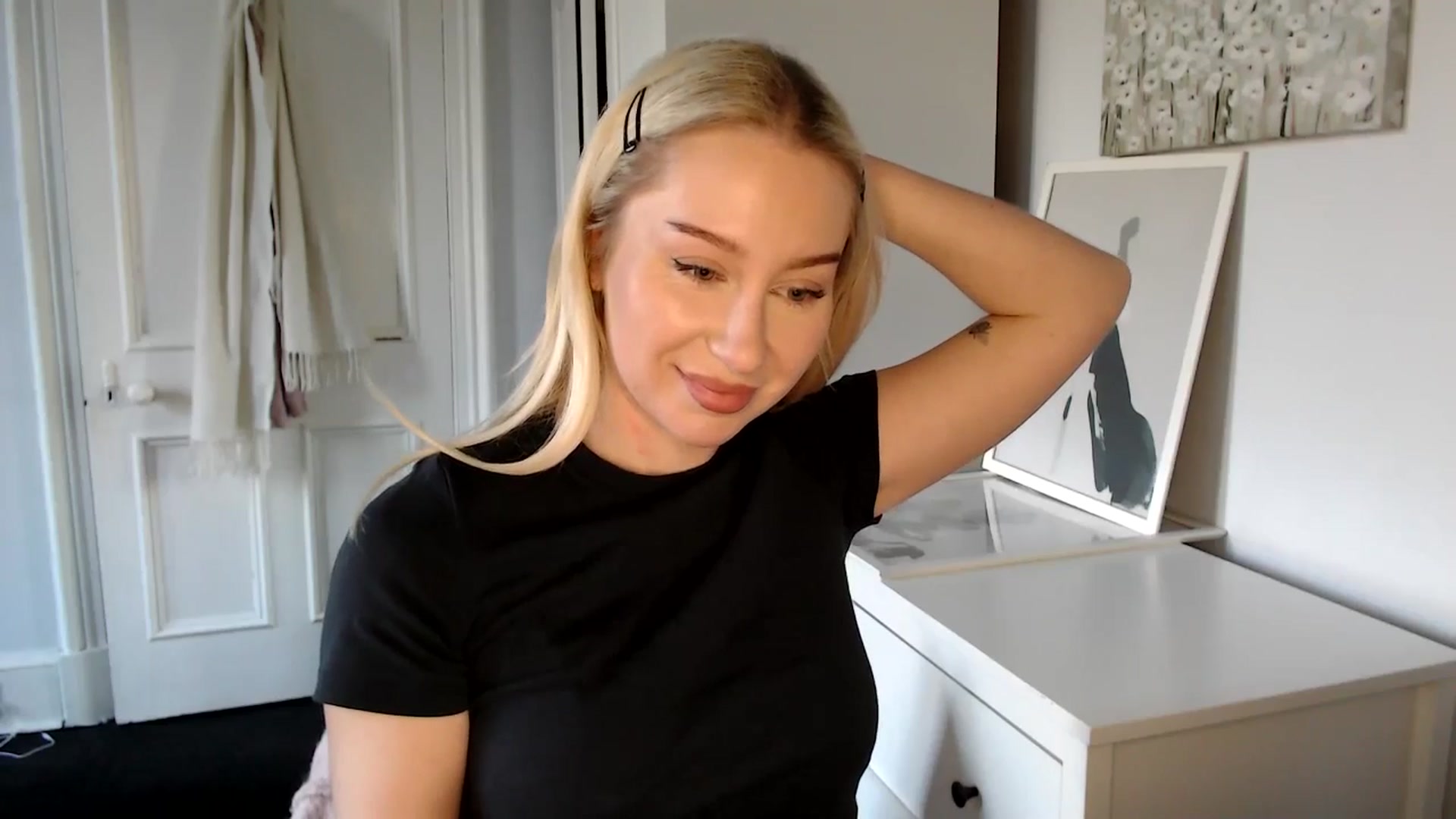 Gallery image thumbnail from British_Cutie's myfreecams stream on, 04/06/2025, 17:58 image 10 of 20