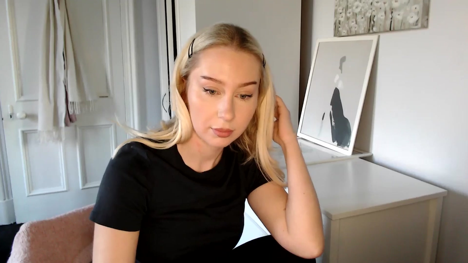 Gallery image thumbnail from British_Cutie's myfreecams stream on, 04/06/2025, 17:58 image 6 of 20