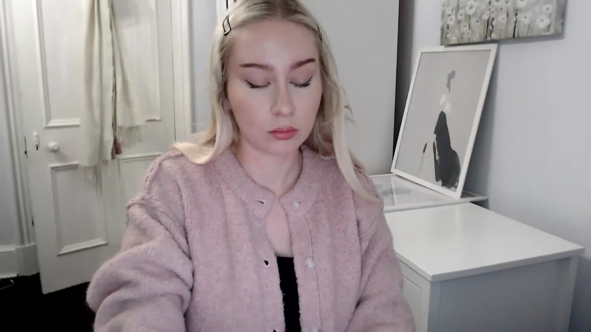 Gallery image thumbnail from British_Cutie's myfreecams stream on, 04/07/2025, 20:08 image 6 of 20