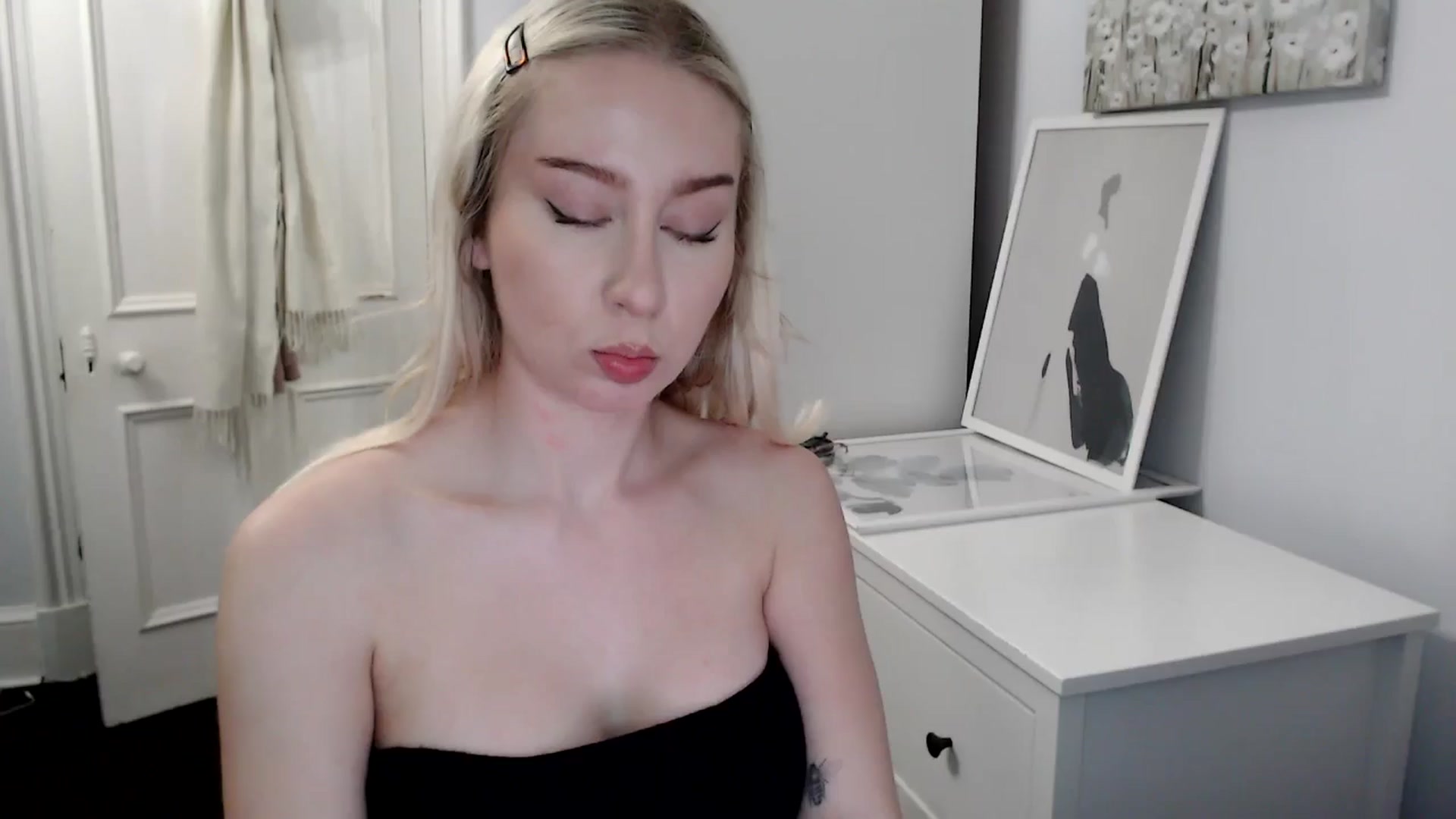 Gallery image thumbnail from British_Cutie's myfreecams stream on, 04/07/2025, 20:08 image 4 of 20