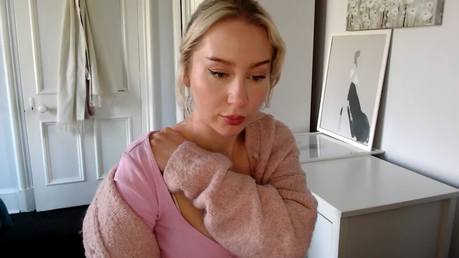 Gallery image thumbnail from British_Cutie's myfreecams stream on, 04/08/2025, 14:37 image 8 of 20