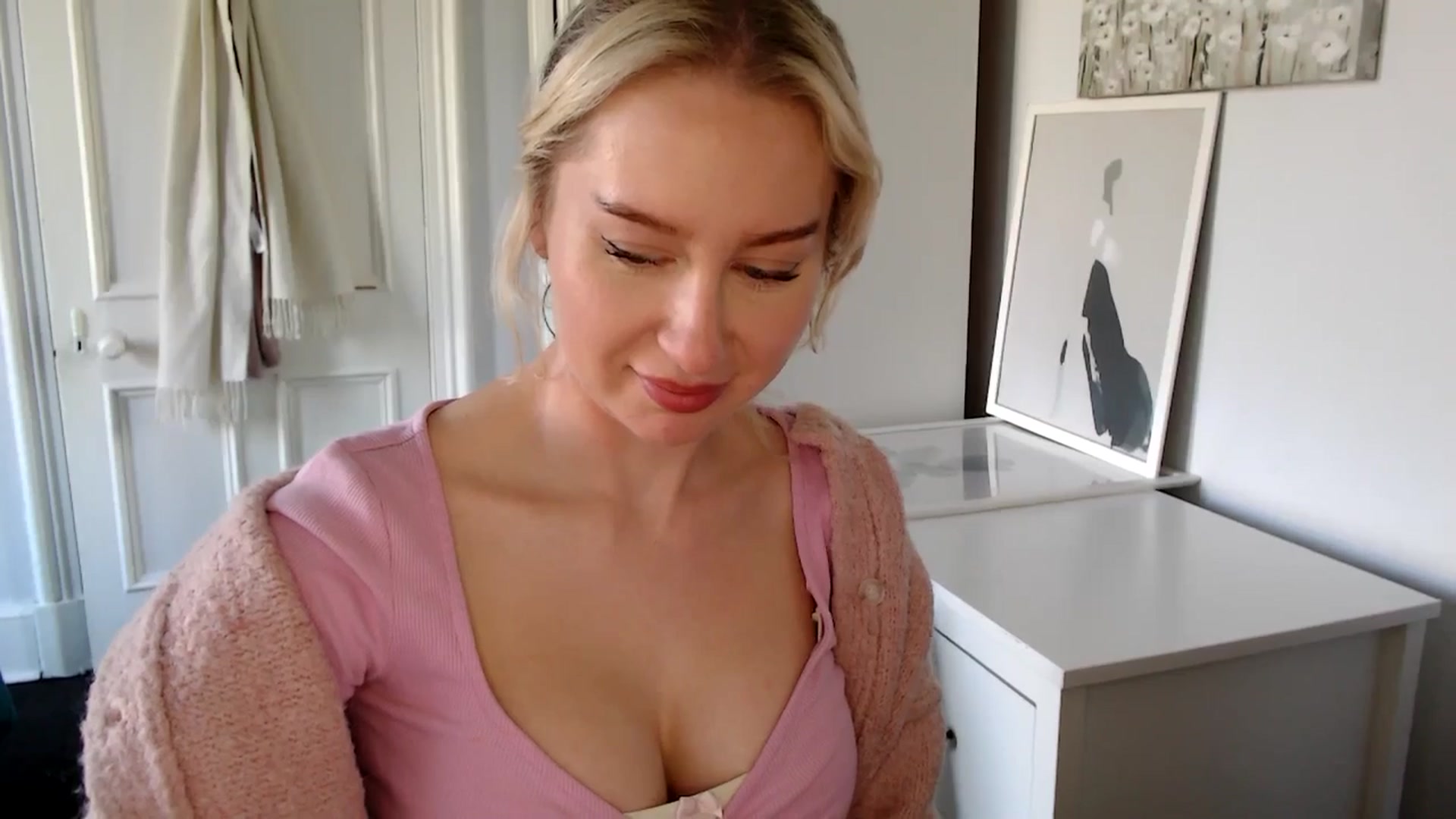 Gallery image thumbnail from British_Cutie's myfreecams stream on, 04/08/2025, 14:37 image 7 of 20