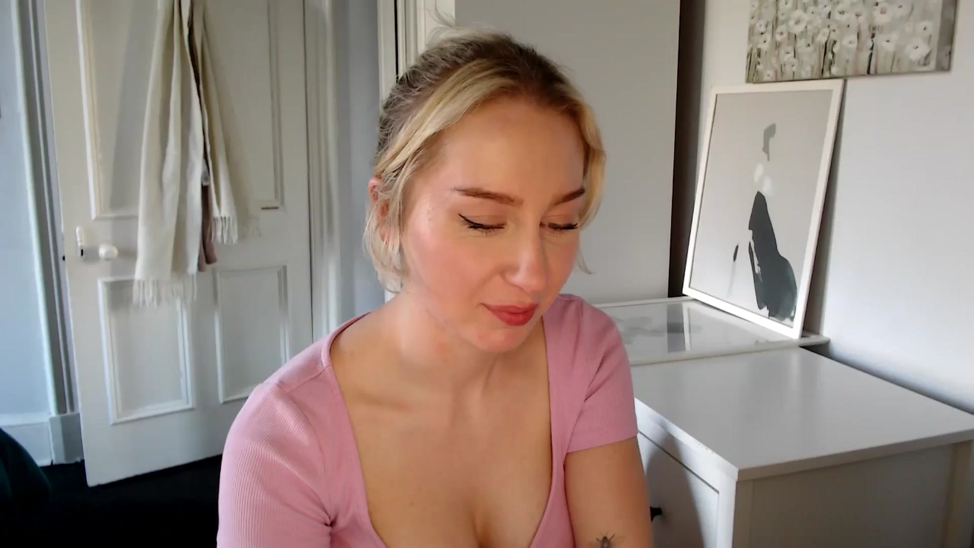 Gallery image thumbnail from British_Cutie's myfreecams stream on, 04/08/2025, 16:26 image 18 of 20