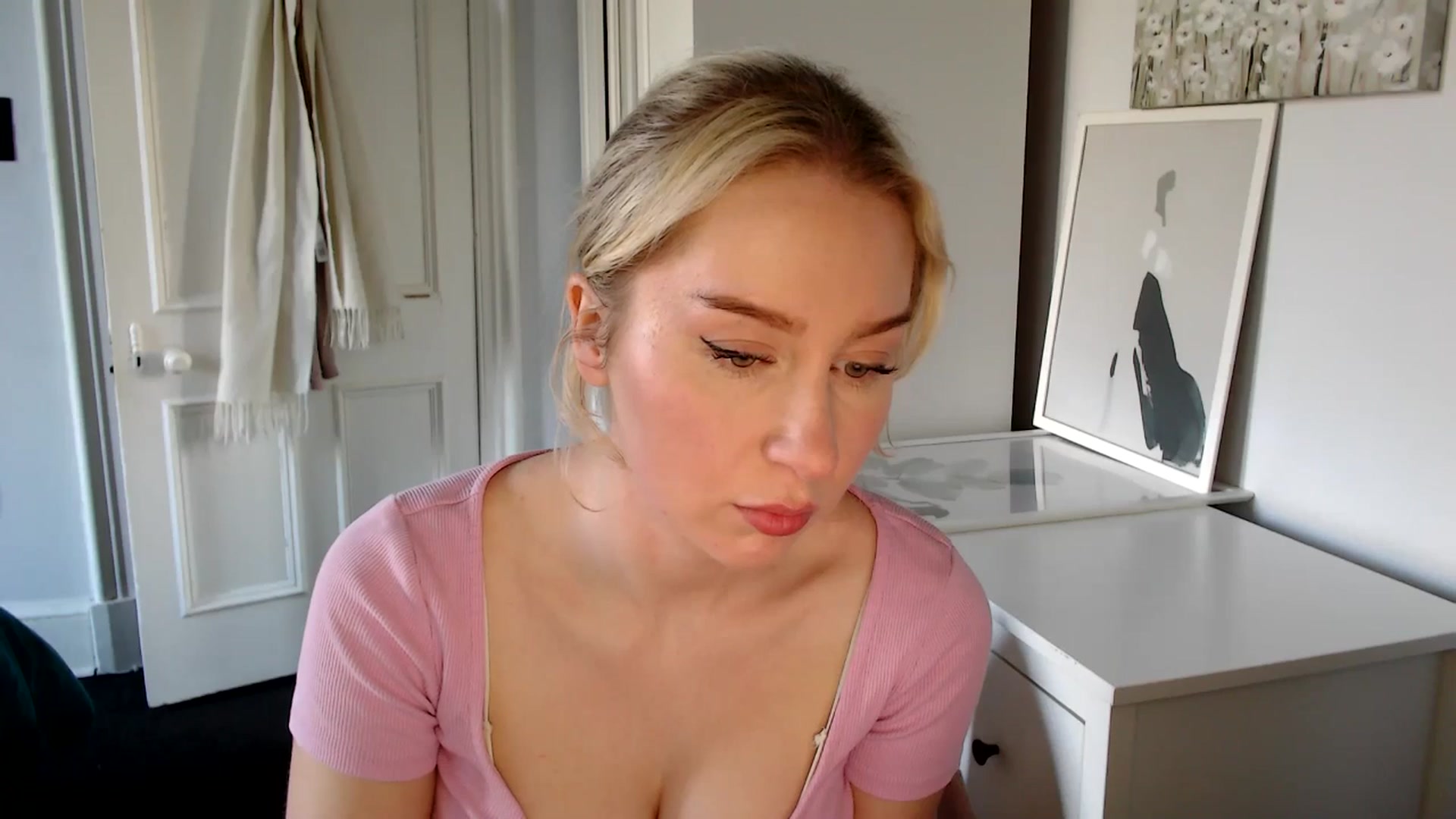 Gallery image thumbnail from British_Cutie's myfreecams stream on, 04/08/2025, 16:26 image 5 of 20