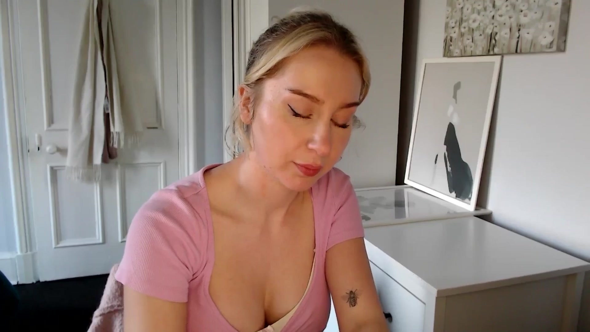Gallery image thumbnail from British_Cutie's myfreecams stream on, 04/08/2025, 17:07 image 17 of 20