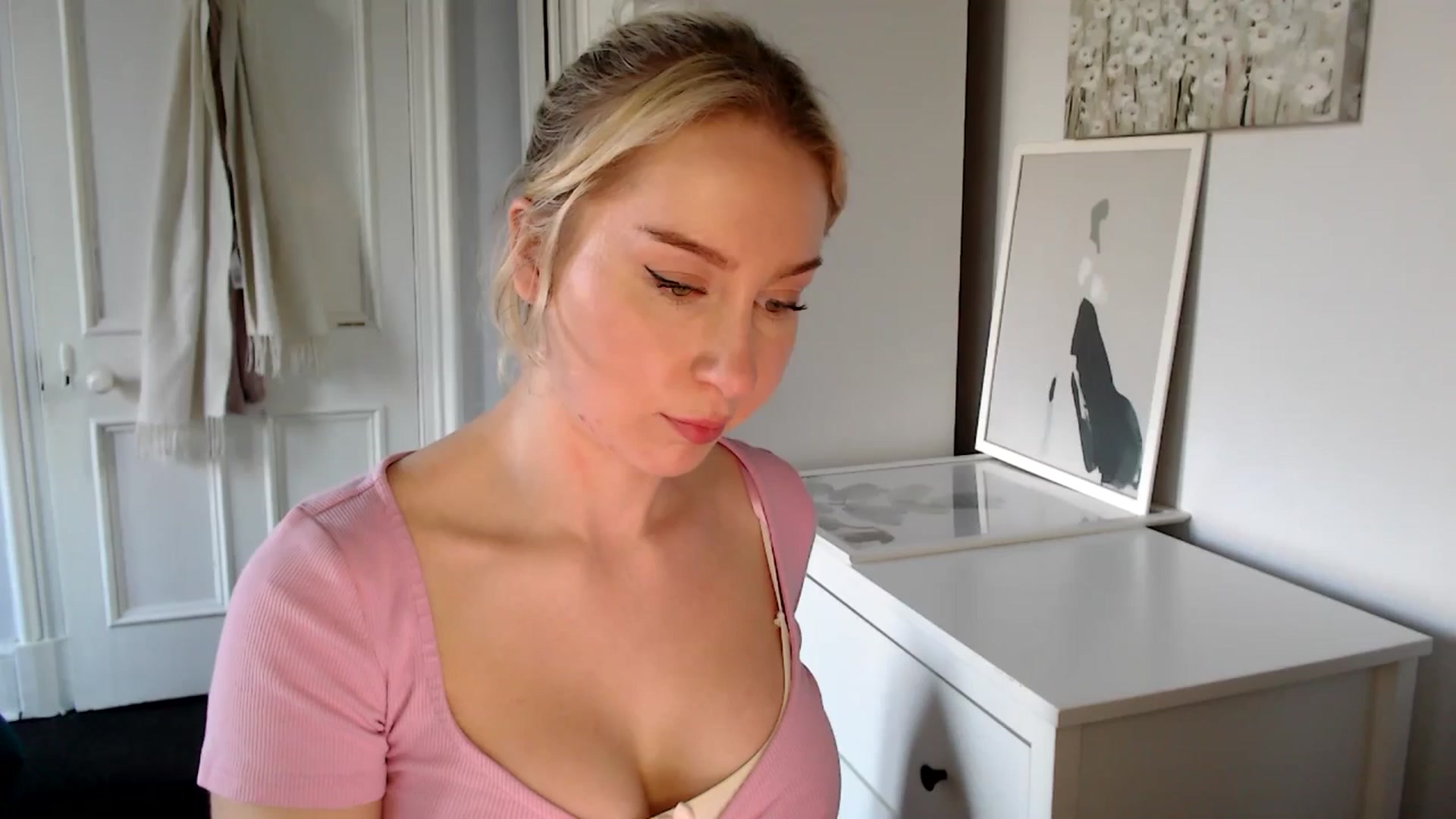Gallery image thumbnail from British_Cutie's myfreecams stream on, 04/08/2025, 17:07 image 1 of 20
