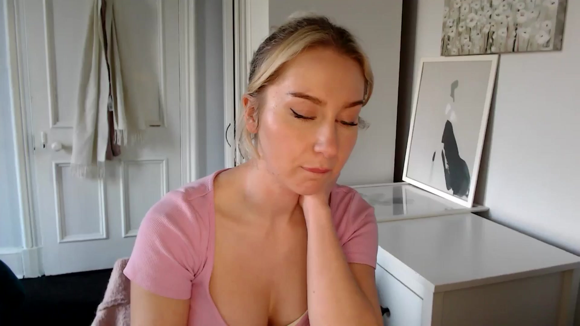 Gallery image thumbnail from British_Cutie's myfreecams stream on, 04/08/2025, 17:07 image 18 of 20