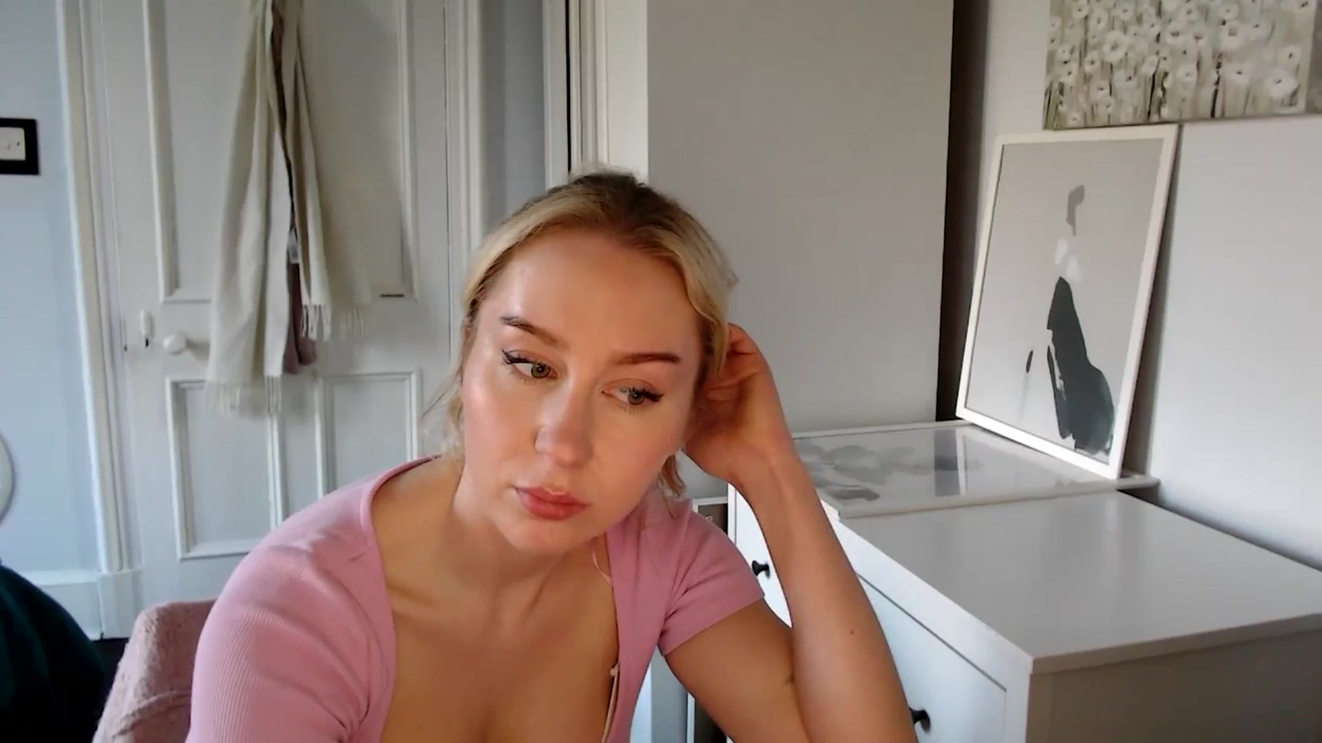 Gallery image thumbnail from British_Cutie's myfreecams stream on, 04/08/2025, 17:07 image 8 of 20
