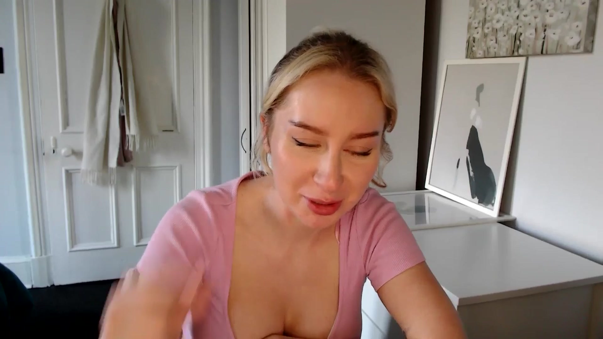 Gallery image thumbnail from British_Cutie's myfreecams stream on, 04/08/2025, 17:07 image 19 of 20