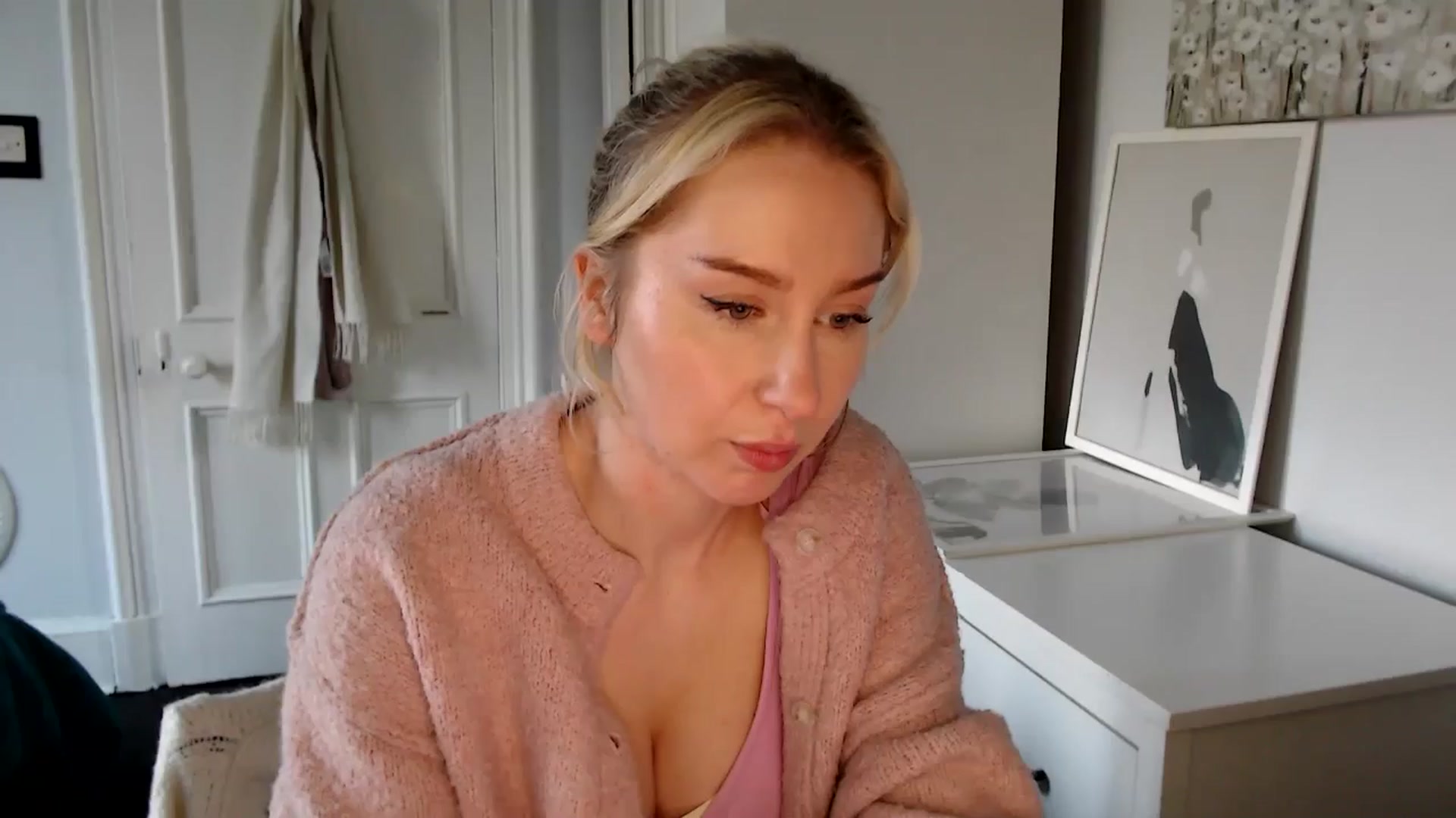 Gallery image thumbnail from British_Cutie's myfreecams stream on, 04/08/2025, 17:38 image 20 of 20
