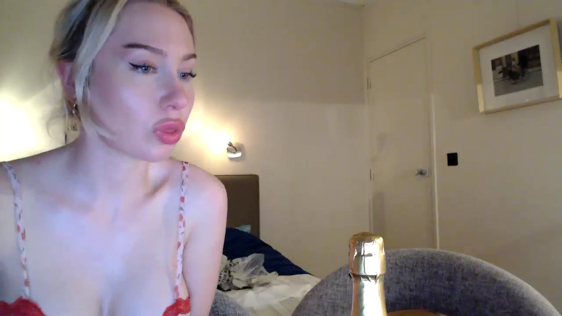 Gallery image thumbnail from British_Cutie's myfreecams stream on, 04/11/2025, 23:29 image 7 of 20