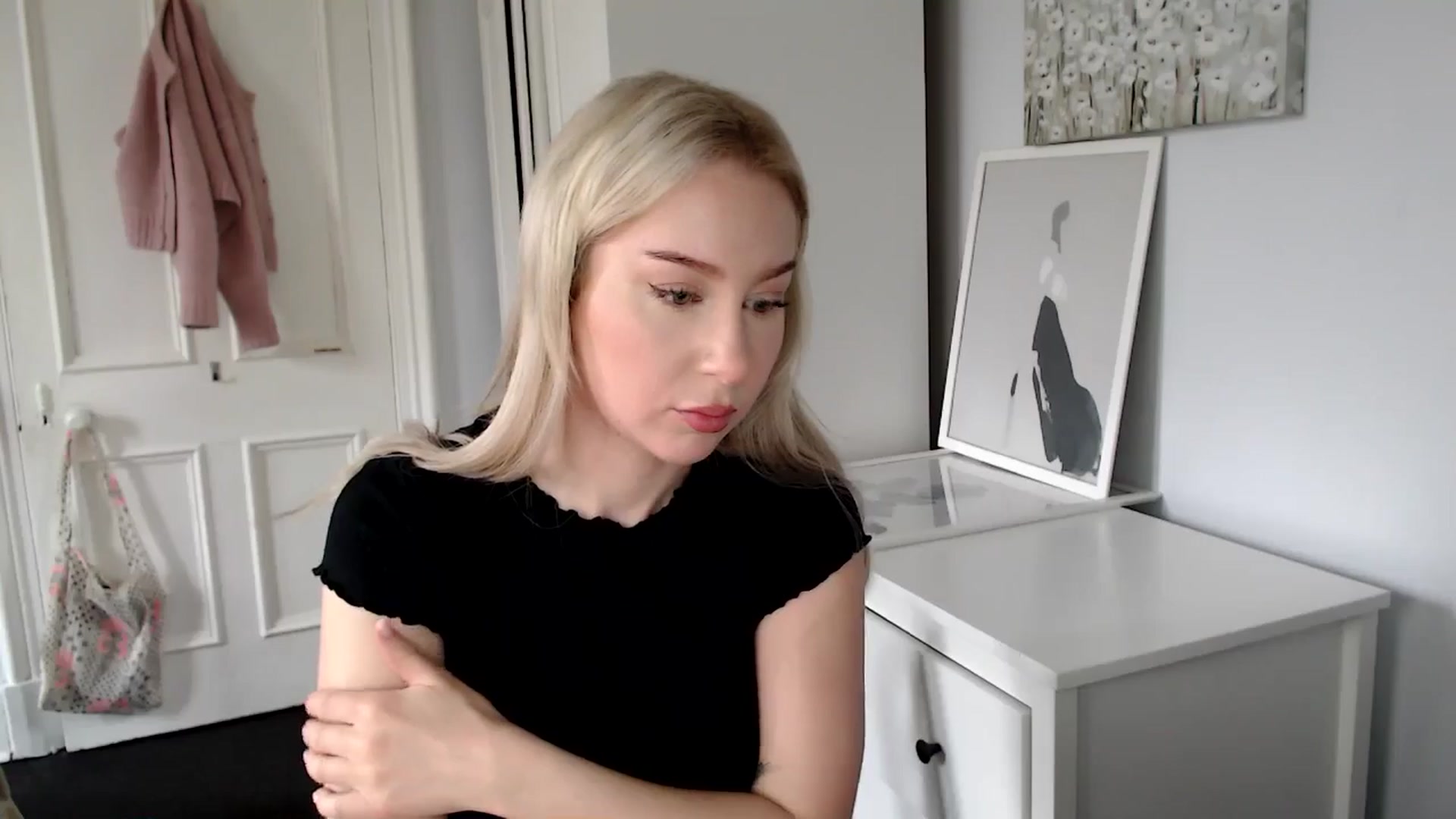 Gallery image thumbnail from British_Cutie's myfreecams stream on, 04/17/2025, 07:22 image 11 of 20