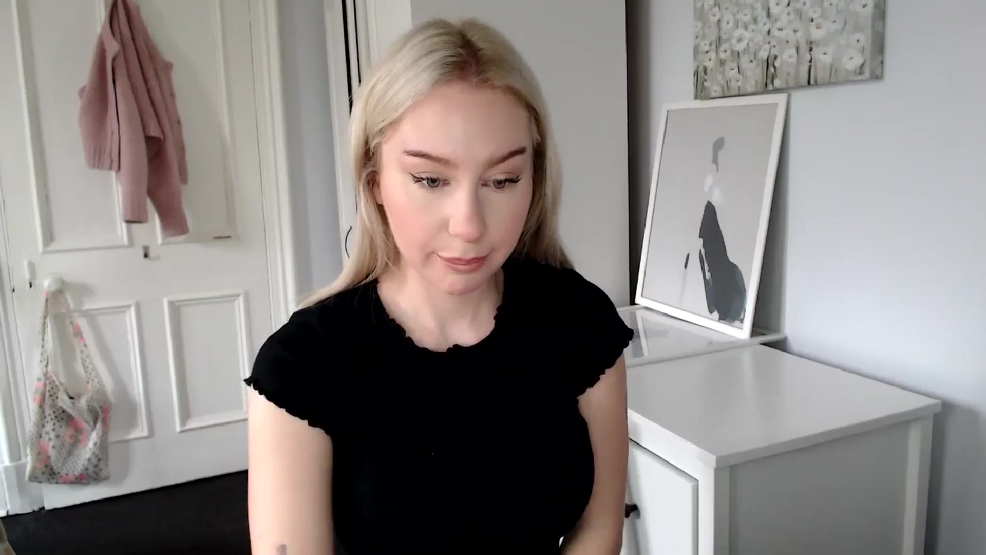 Gallery image thumbnail from British_Cutie's myfreecams stream on, 04/17/2025, 07:22 image 5 of 20