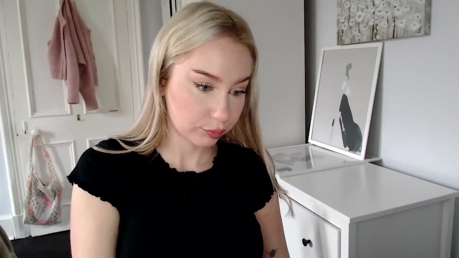 Gallery image thumbnail from British_Cutie's myfreecams stream on, 04/17/2025, 07:22 image 3 of 20
