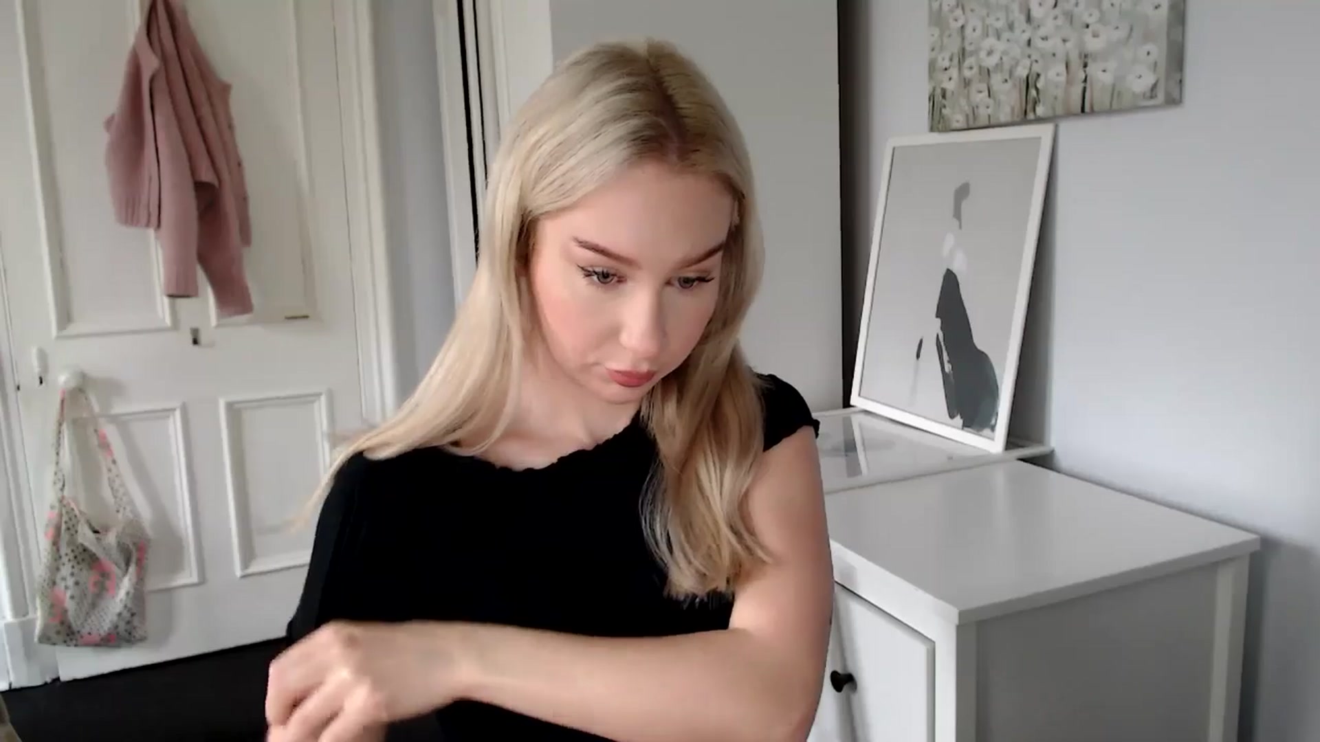 Gallery image thumbnail from British_Cutie's myfreecams stream on, 04/17/2025, 07:22 image 7 of 20