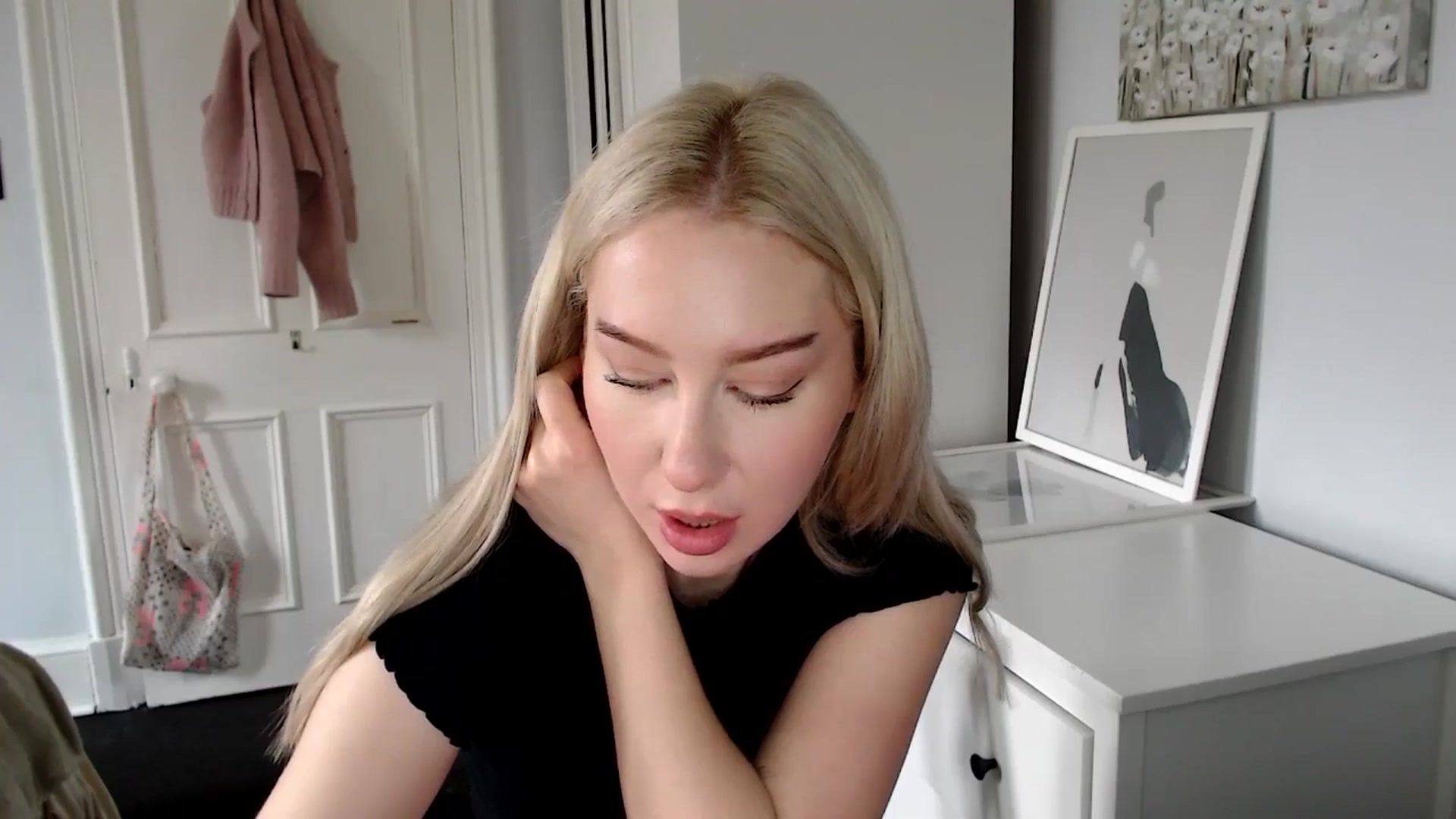 Gallery image thumbnail from British_Cutie's myfreecams stream on, 04/17/2025, 07:22 image 18 of 20