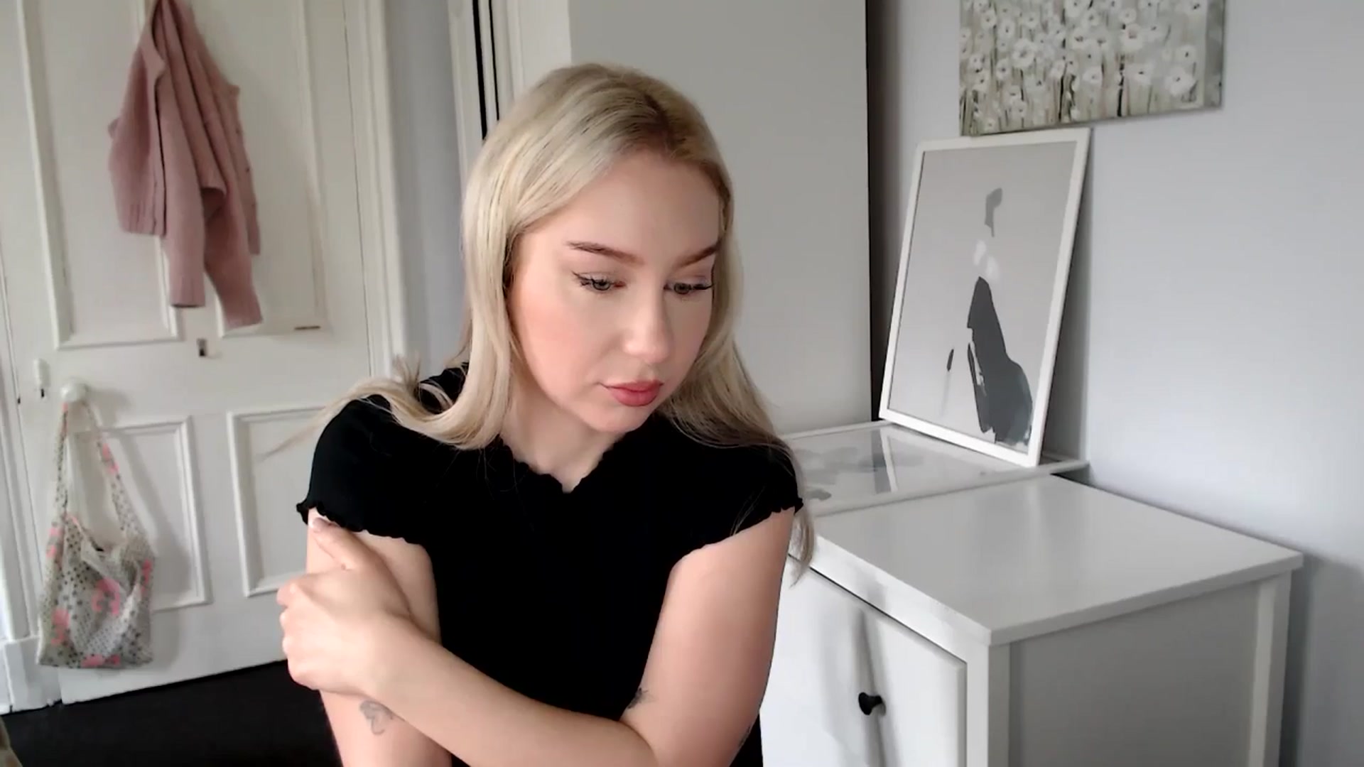 Gallery image thumbnail from British_Cutie's myfreecams stream on, 04/17/2025, 07:22 image 12 of 20