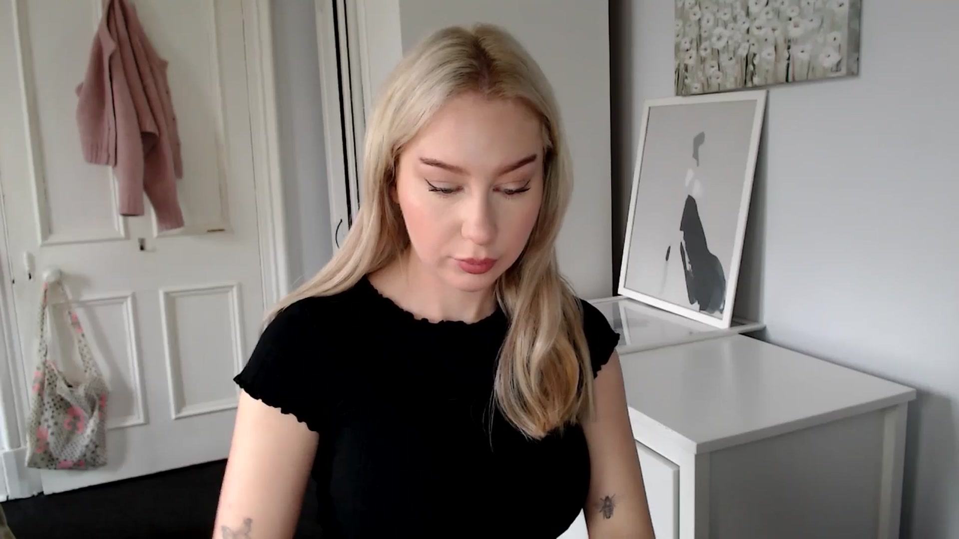 Gallery image thumbnail from British_Cutie's myfreecams stream on, 04/17/2025, 07:22 image 14 of 20