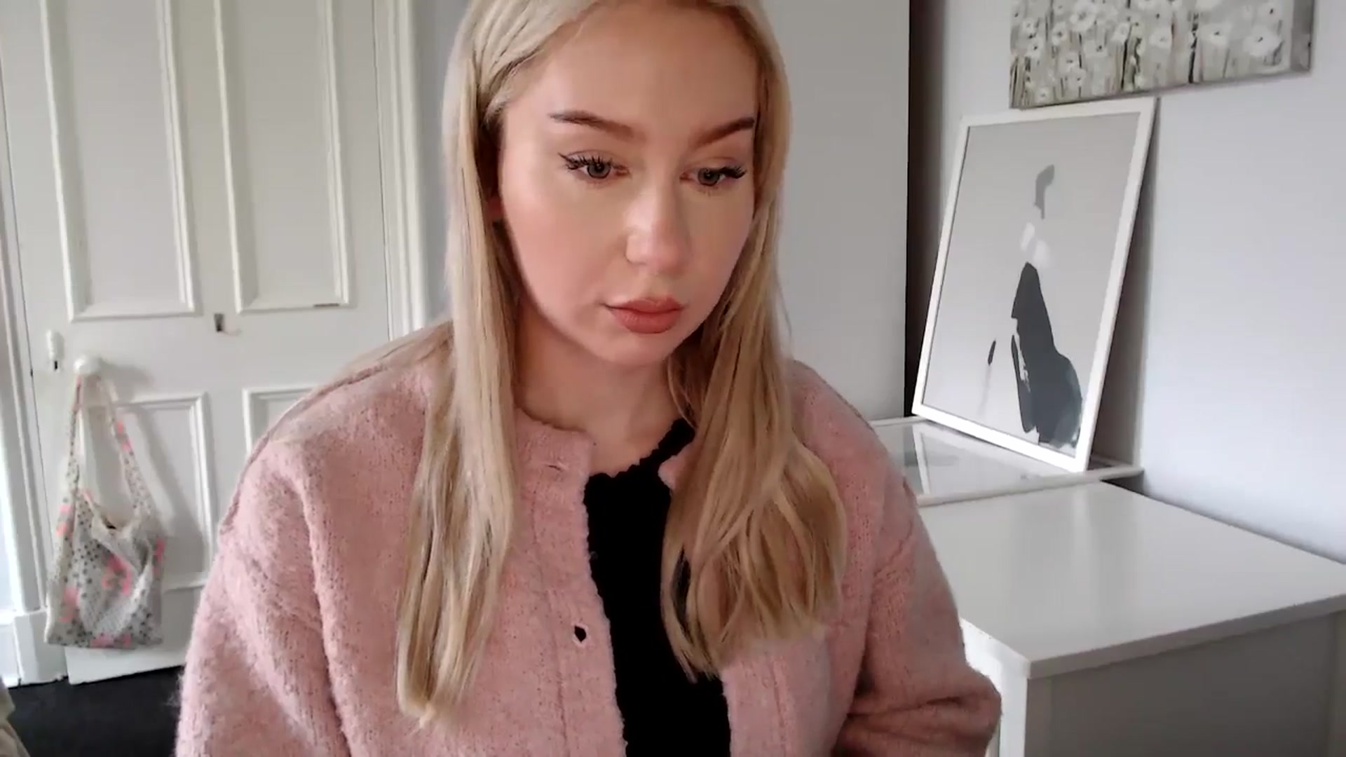 Gallery image thumbnail from British_Cutie's myfreecams stream on, 04/17/2025, 09:16 image 3 of 20