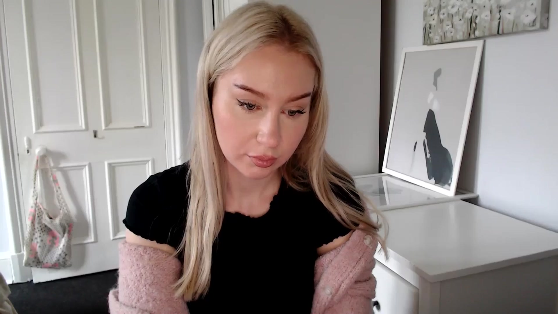 Gallery image thumbnail from British_Cutie's myfreecams stream on, 04/17/2025, 09:16 image 16 of 20