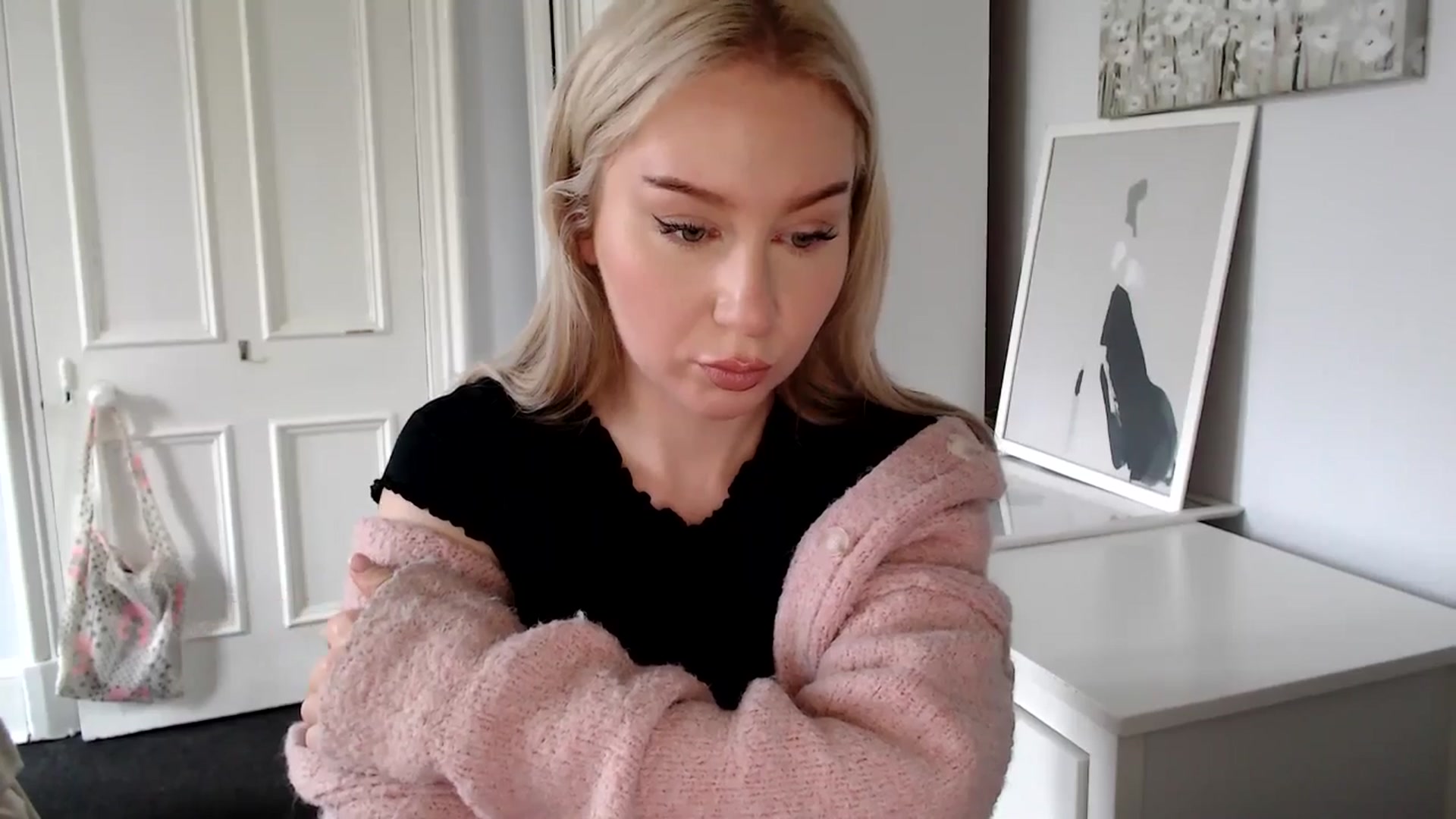 Gallery image thumbnail from British_Cutie's myfreecams stream on, 04/17/2025, 09:16 image 11 of 20