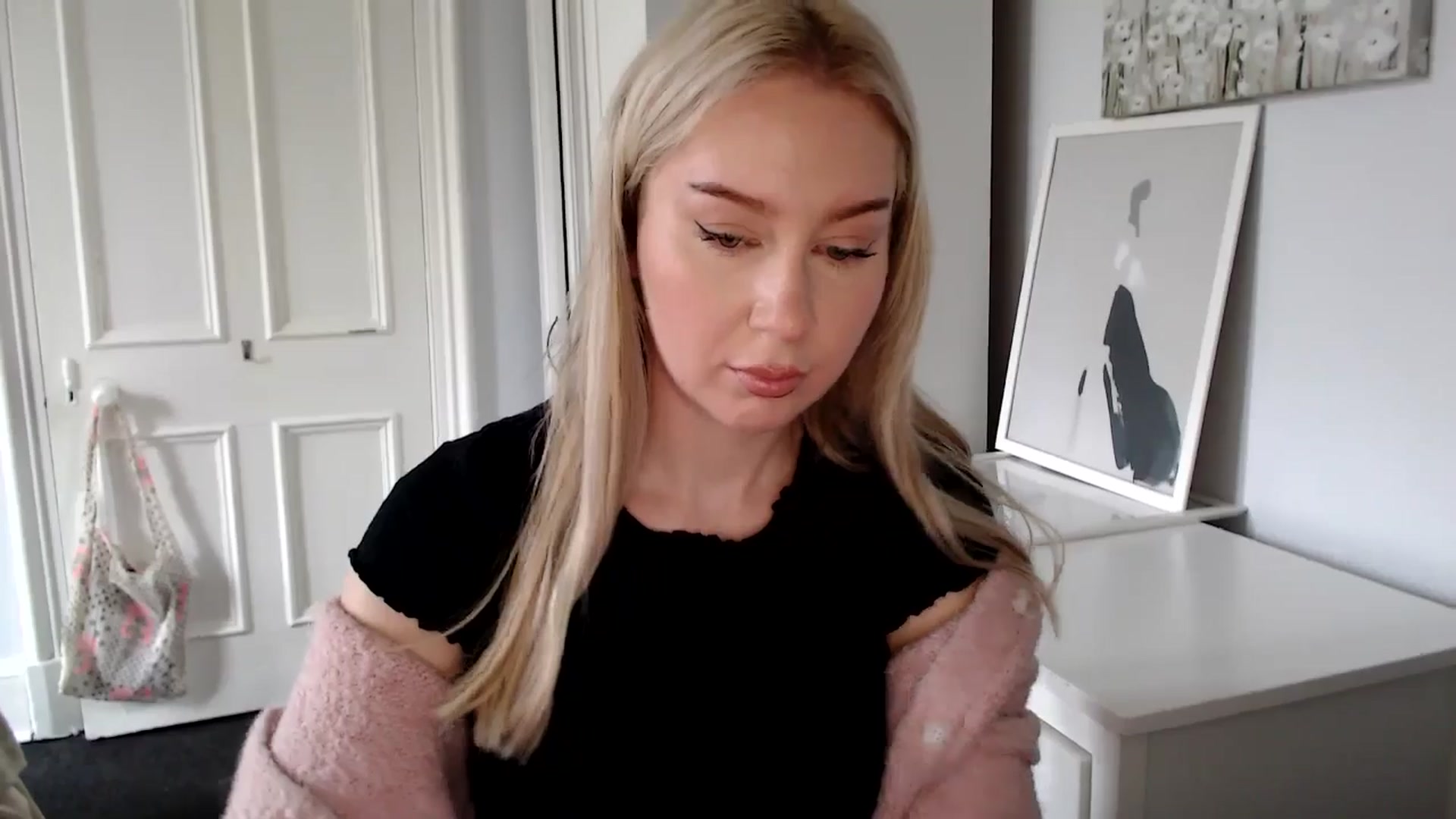 Gallery image thumbnail from British_Cutie's myfreecams stream on, 04/17/2025, 09:16 image 15 of 20