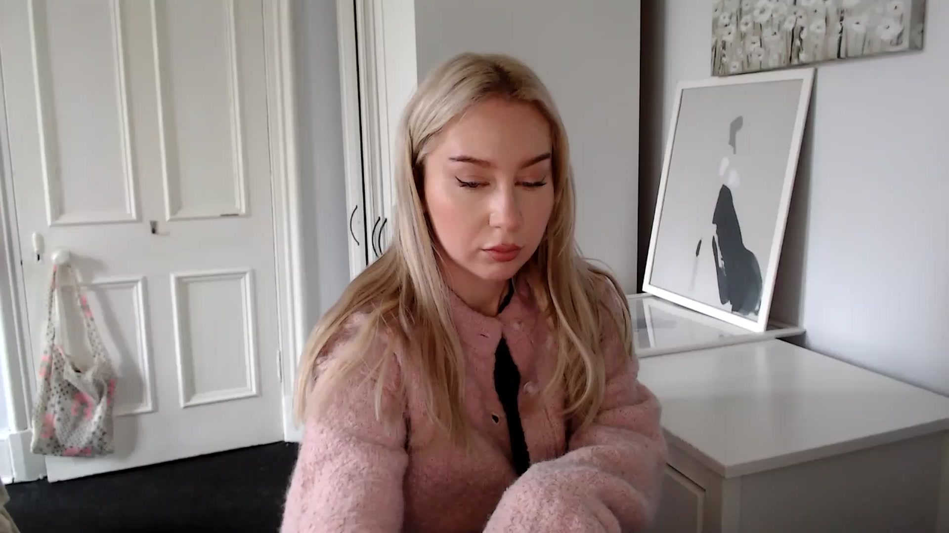 Gallery image thumbnail from British_Cutie's myfreecams stream on, 04/17/2025, 09:16 image 1 of 20