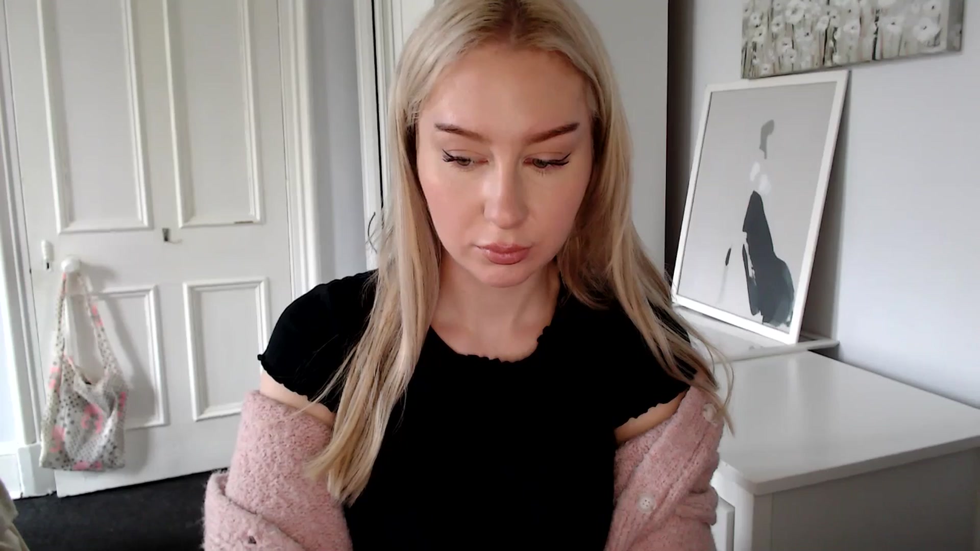 Gallery image thumbnail from British_Cutie's myfreecams stream on, 04/17/2025, 09:16 image 14 of 20