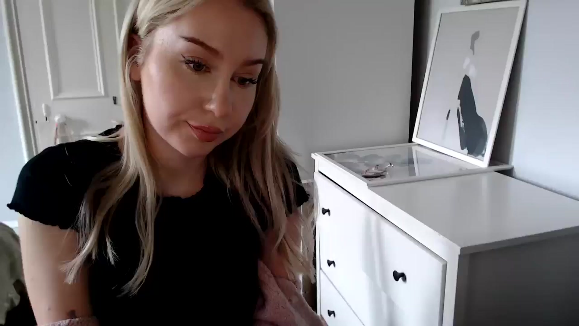 Gallery image thumbnail from British_Cutie's myfreecams stream on, 04/17/2025, 09:55 image 12 of 20
