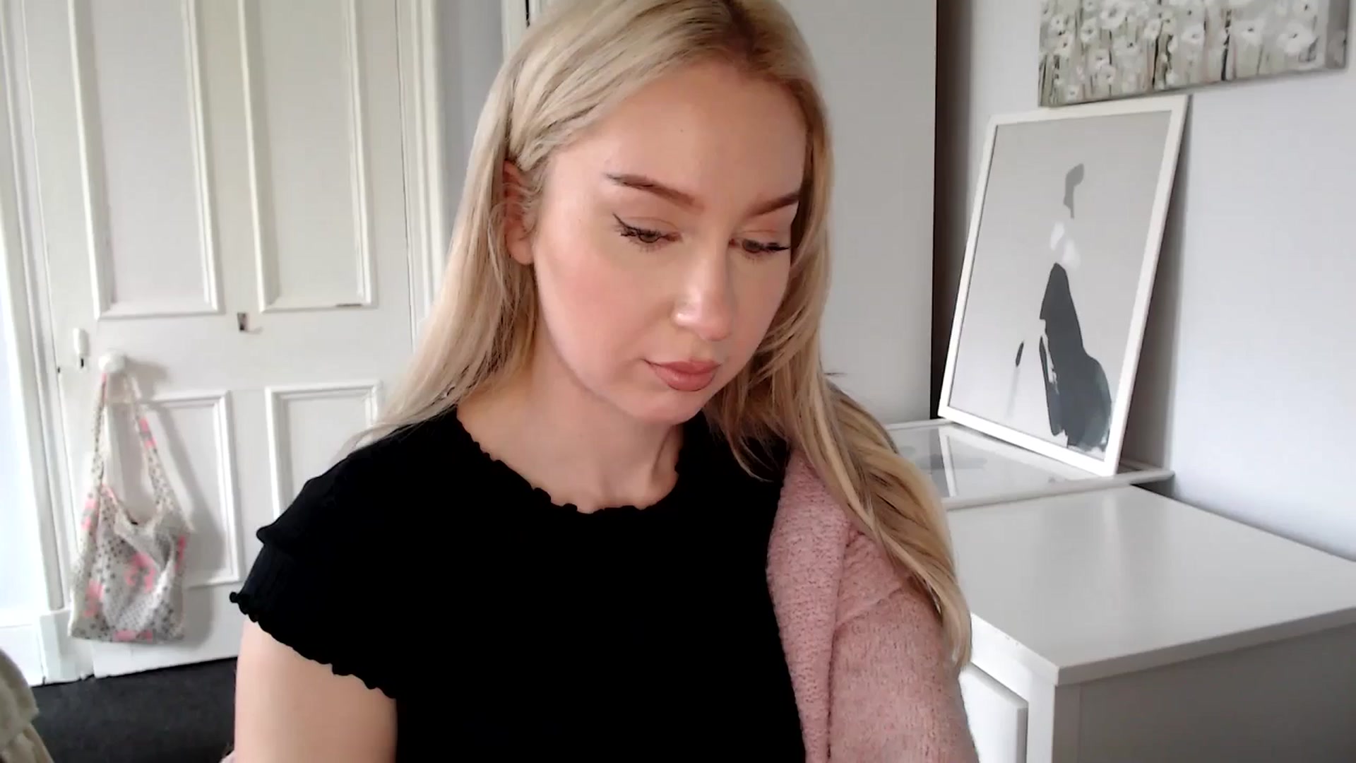 Gallery image thumbnail from British_Cutie's myfreecams stream on, 04/17/2025, 09:55 image 1 of 20