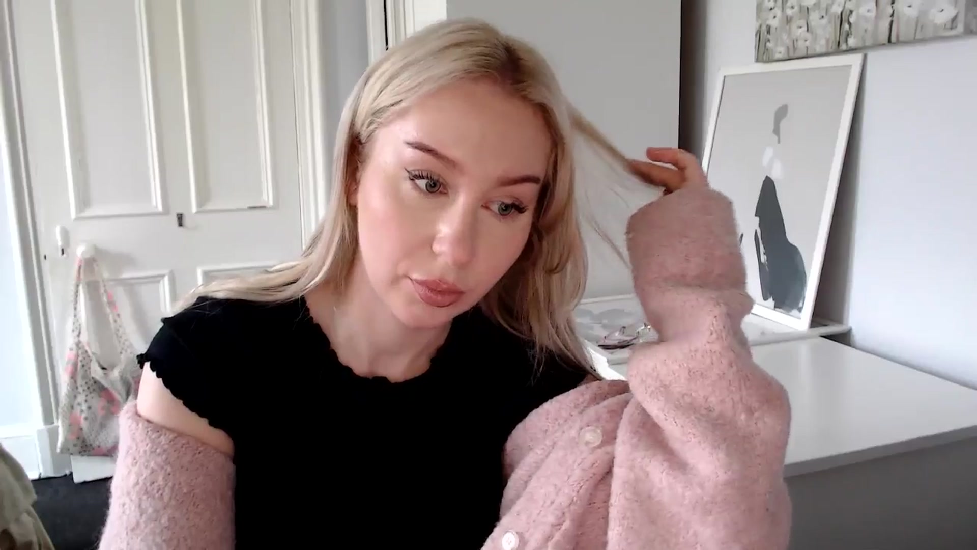 Gallery image thumbnail from British_Cutie's myfreecams stream on, 04/17/2025, 09:55 image 5 of 20