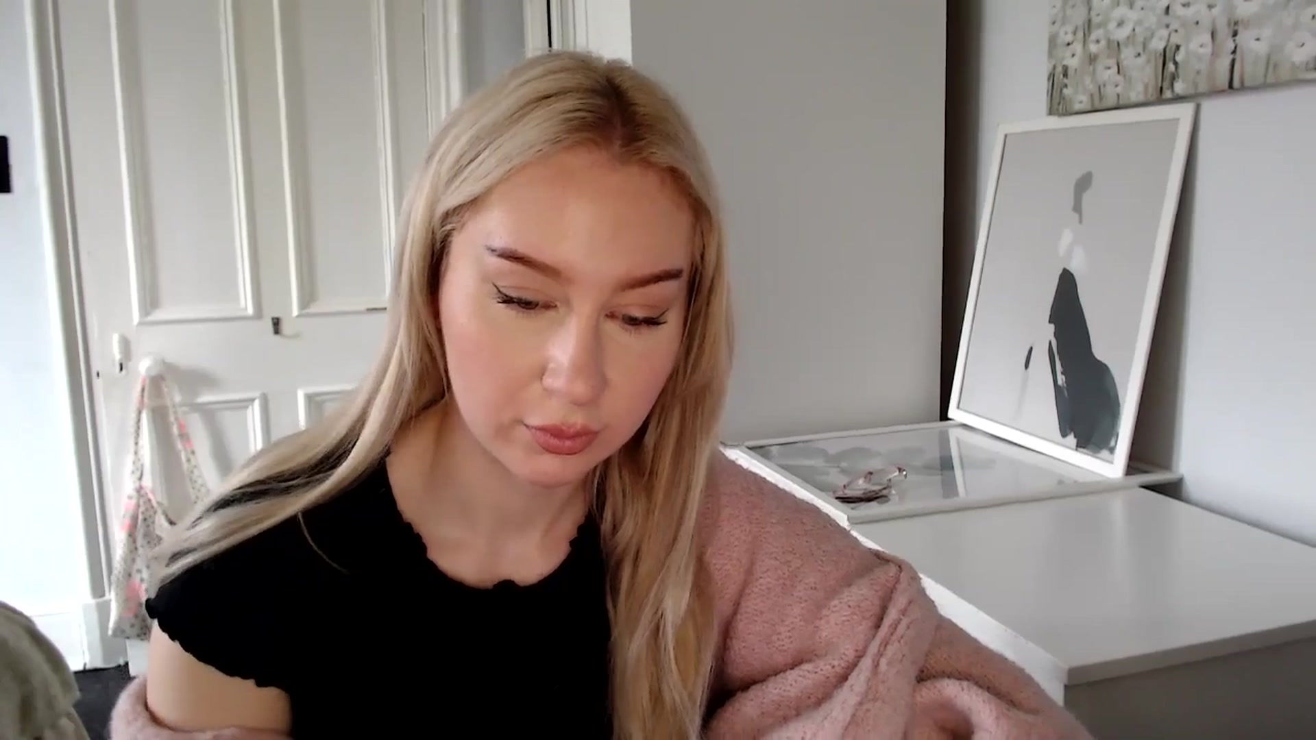 Gallery image thumbnail from British_Cutie's myfreecams stream on, 04/17/2025, 09:55 image 18 of 20